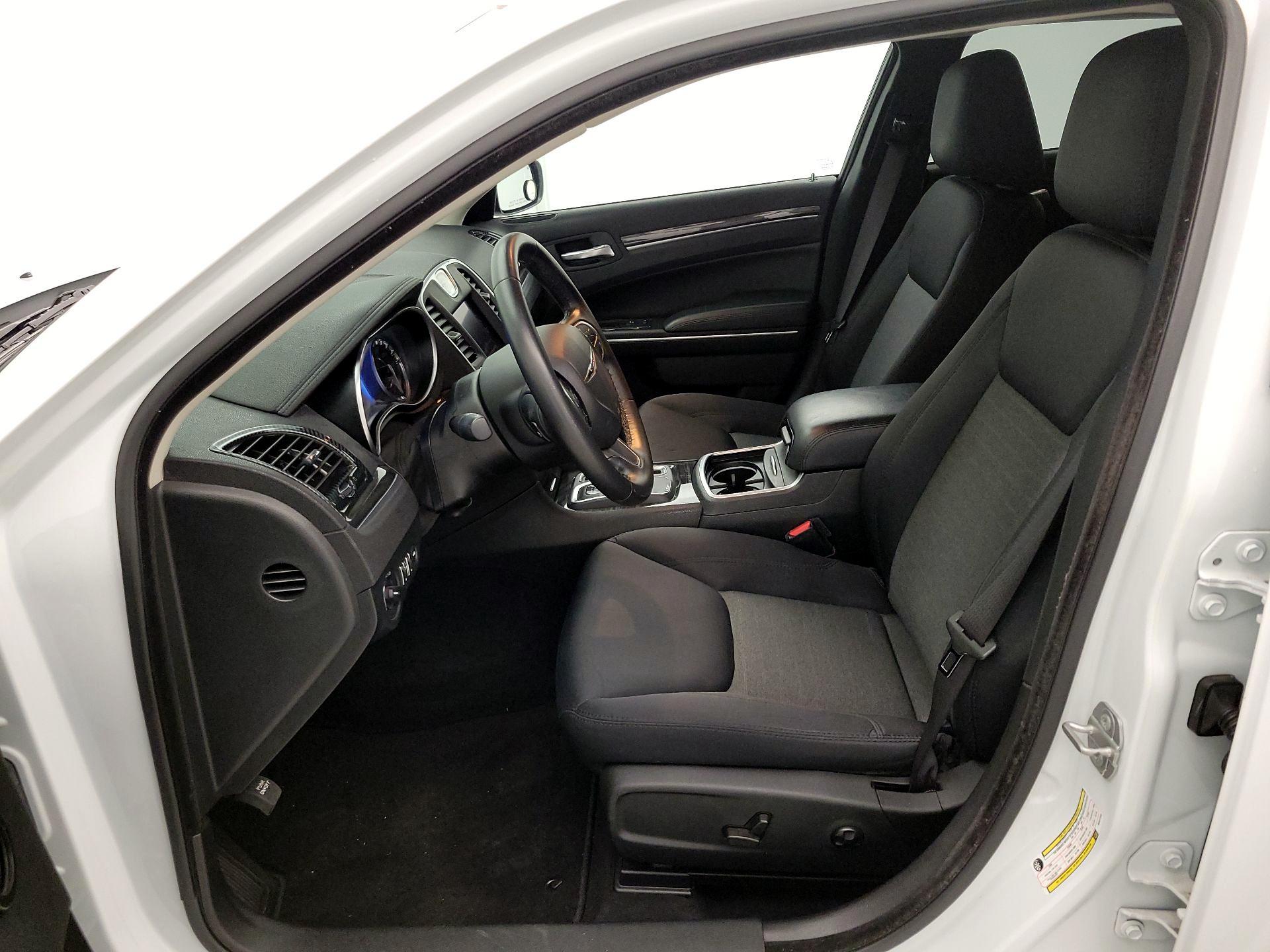 Thumbnail: 2021 Chrysler 300 - 11