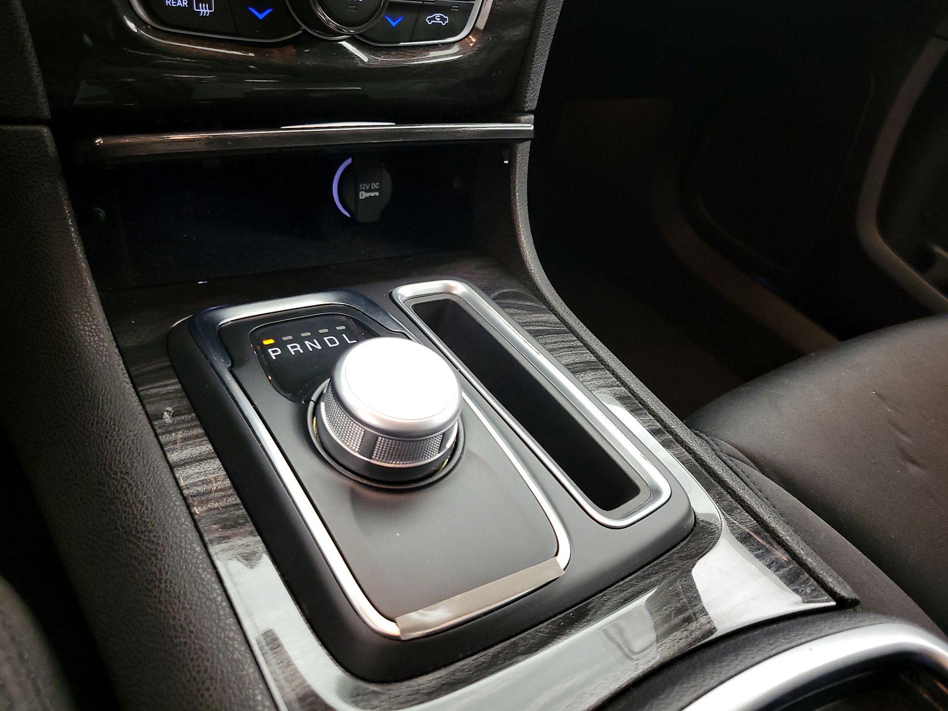 Thumbnail: 2021 Chrysler 300 - 17