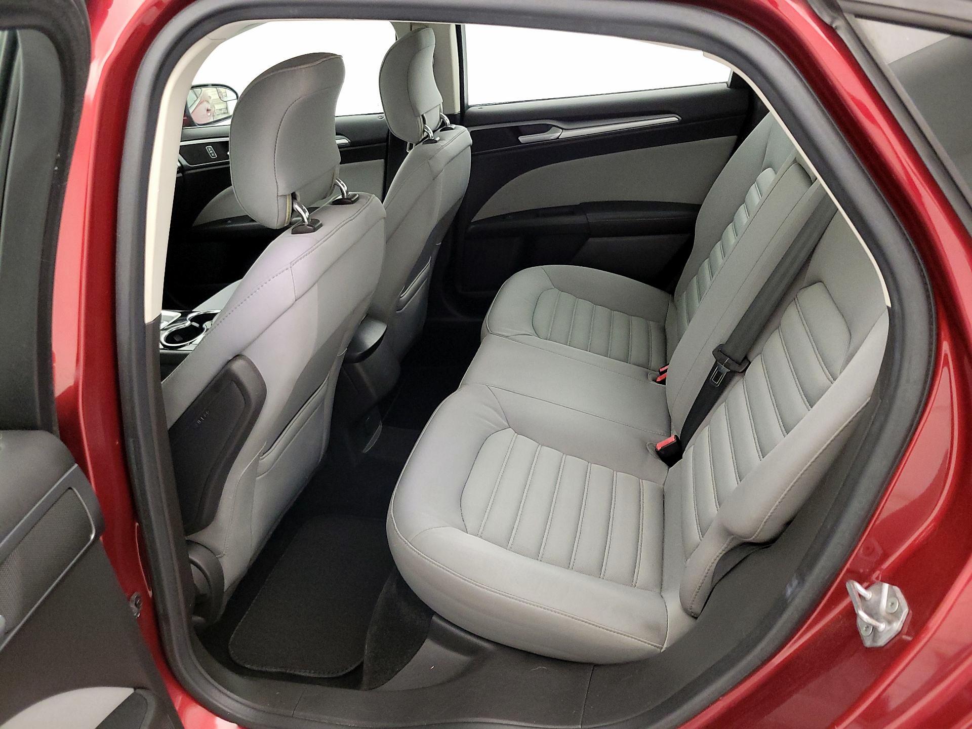 Thumbnail: 2014 Ford Fusion - 17