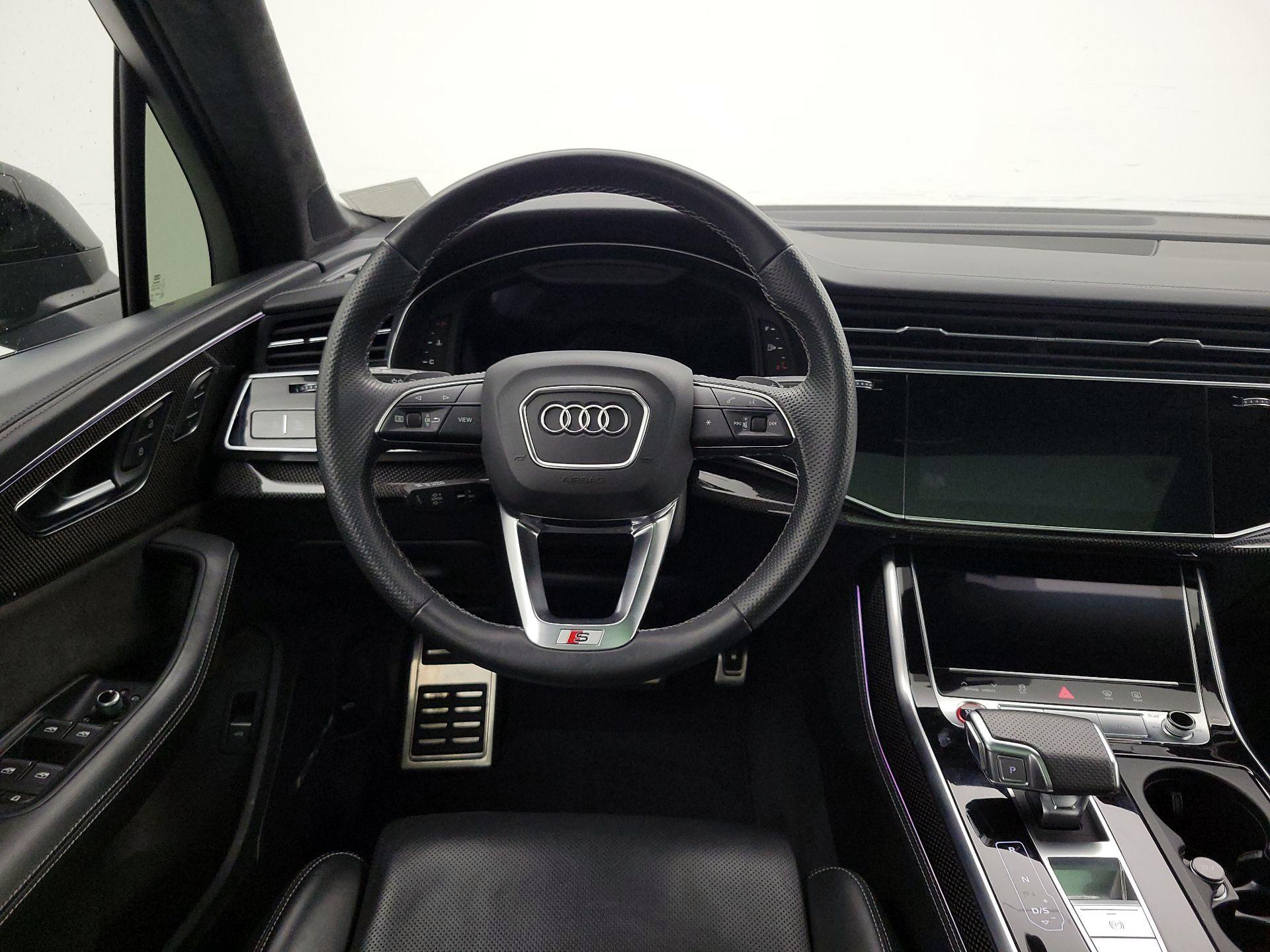 Thumbnail: 2022 Audi SQ7 - 10