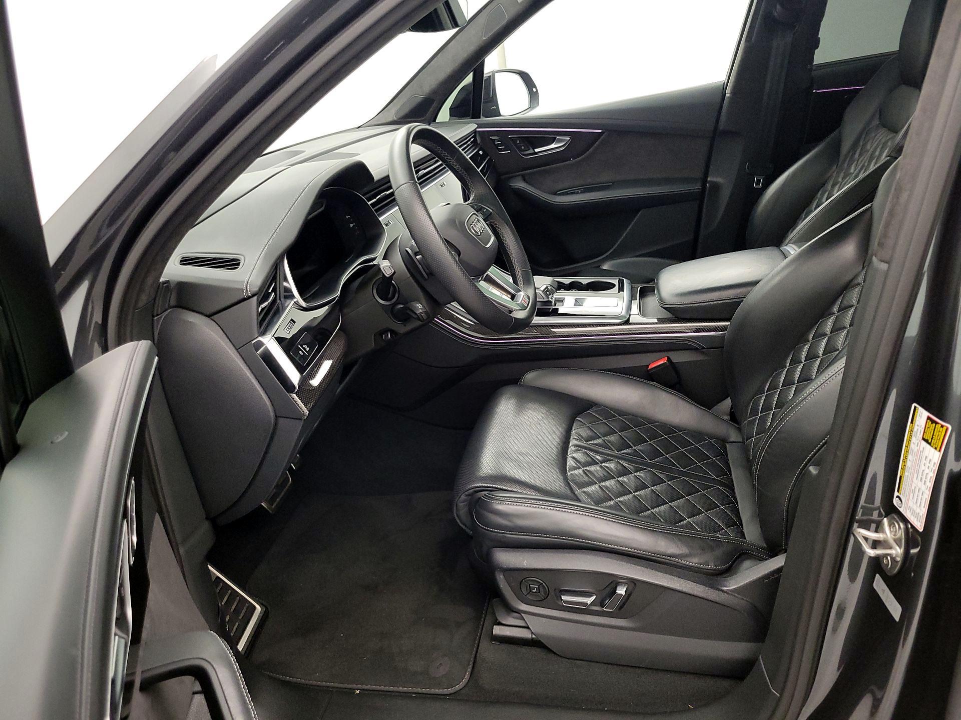 Thumbnail: 2022 Audi SQ7 - 11