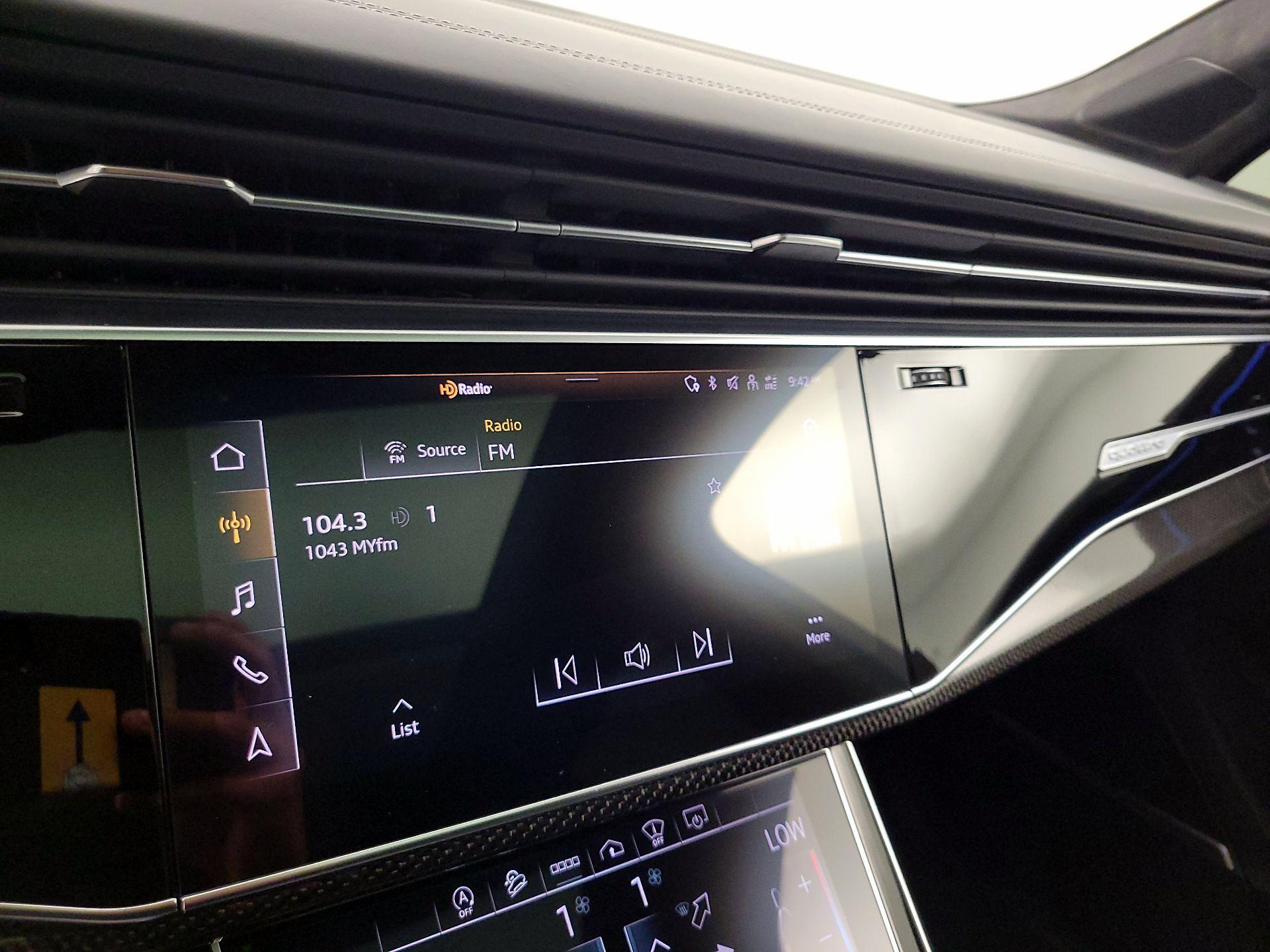 Thumbnail: 2022 Audi SQ7 - 16