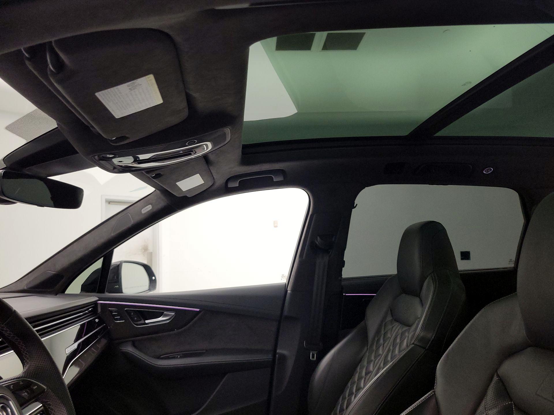 Thumbnail: 2022 Audi SQ7 - 19