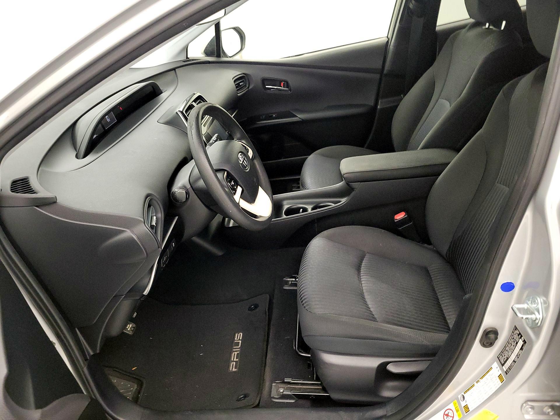 Thumbnail: 2017 Toyota Prius - 11