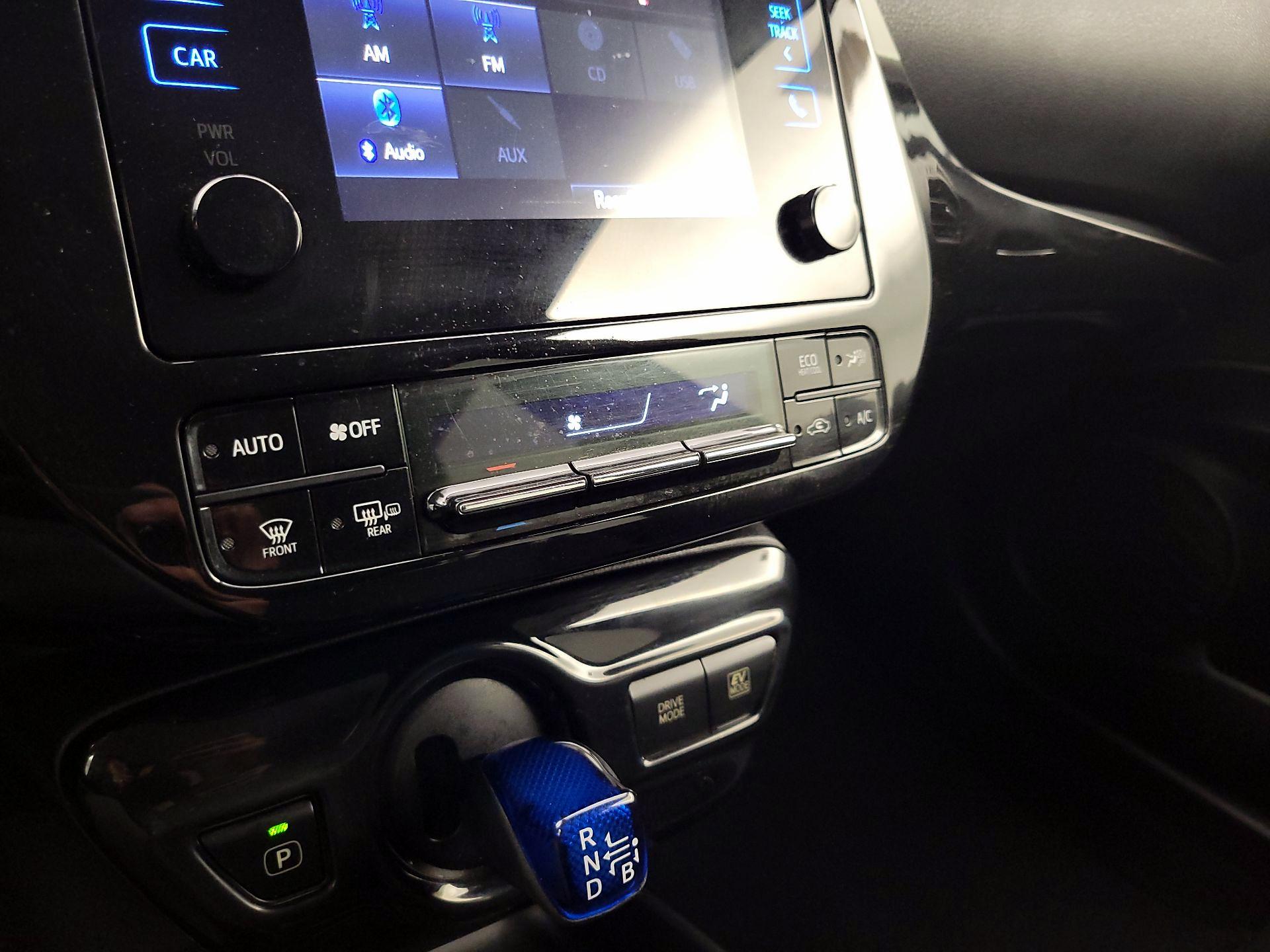 Thumbnail: 2017 Toyota Prius - 16