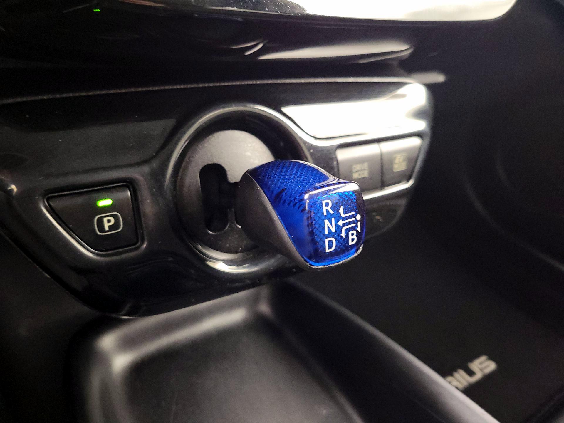 Thumbnail: 2017 Toyota Prius - 17