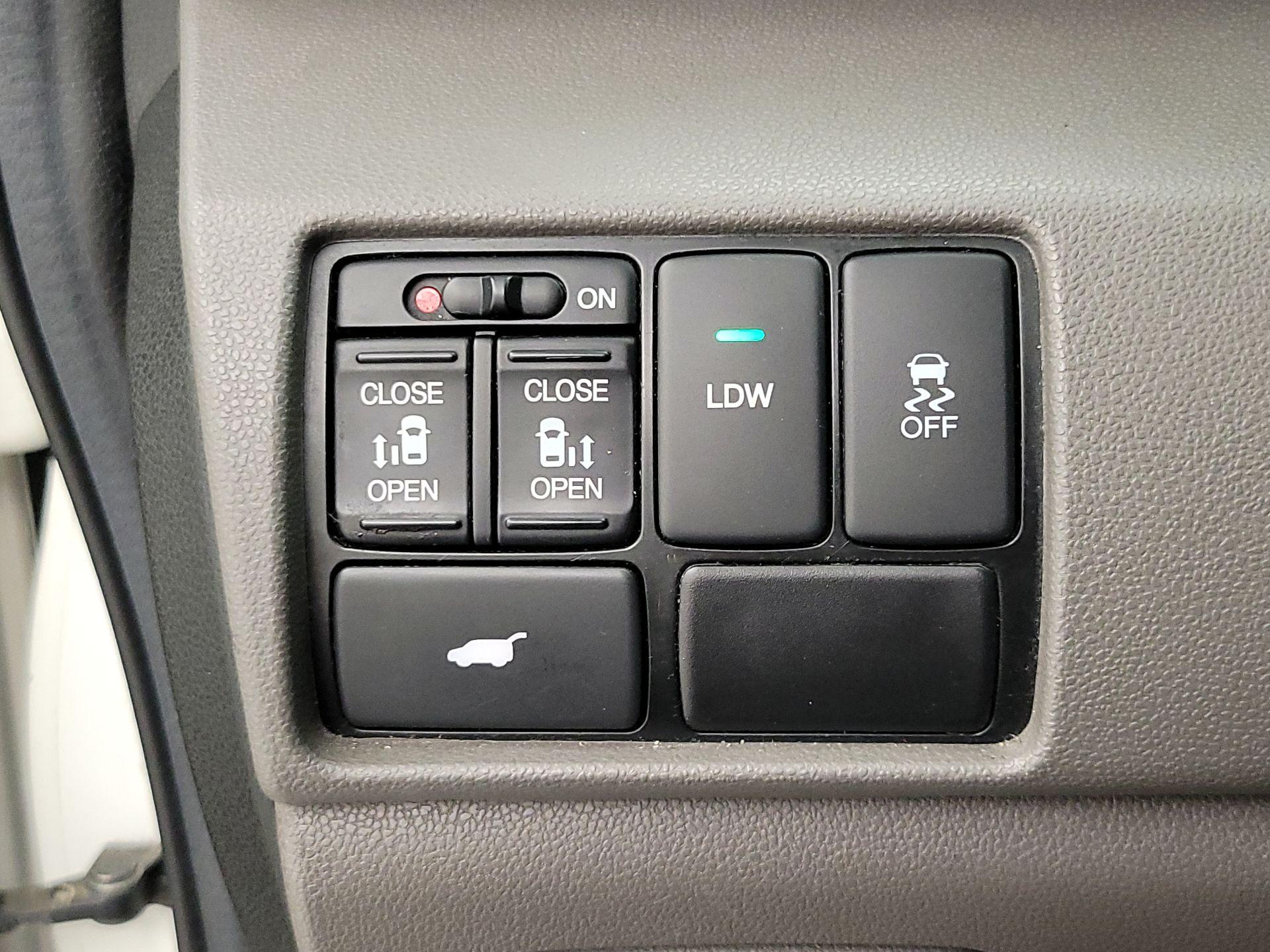 Thumbnail: 2014 Honda Odyssey - 13