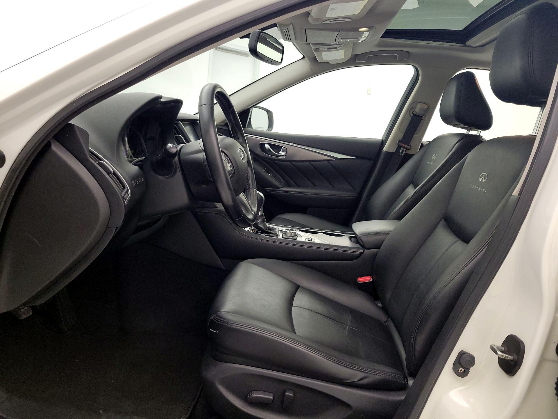 Thumbnail: 2014 INFINITI Q50 - 11