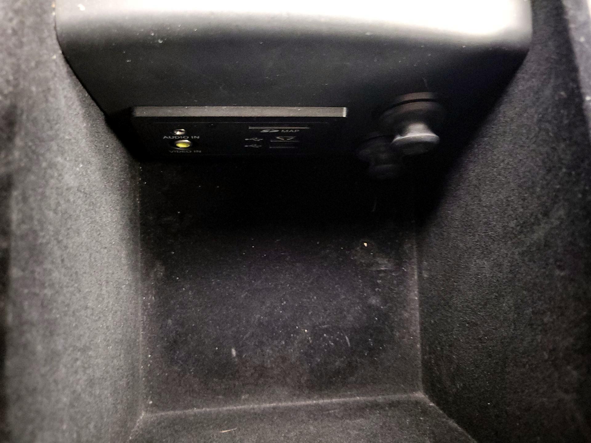 Thumbnail: 2014 INFINITI Q50 - 19