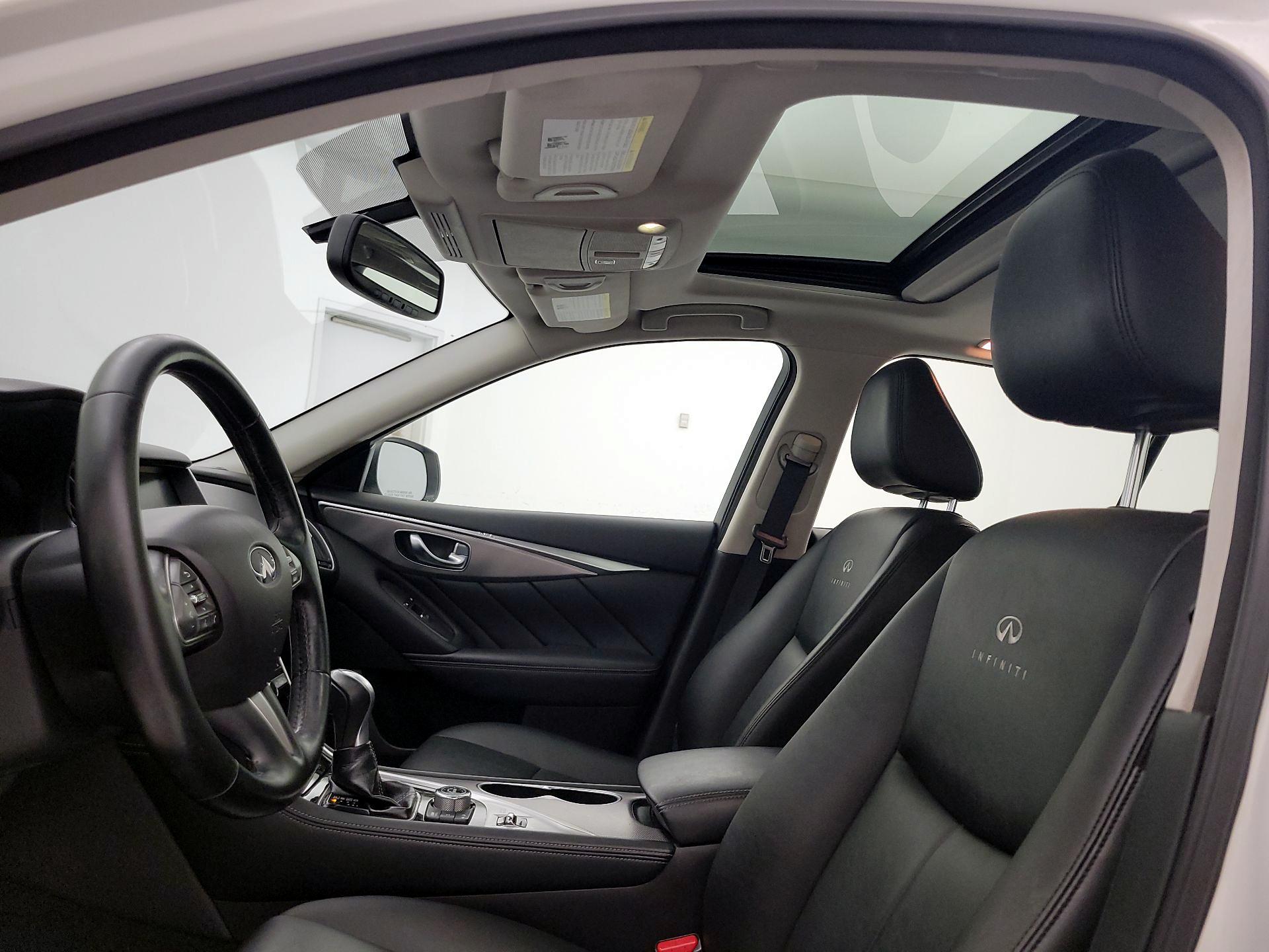 Thumbnail: 2014 INFINITI Q50 - 20