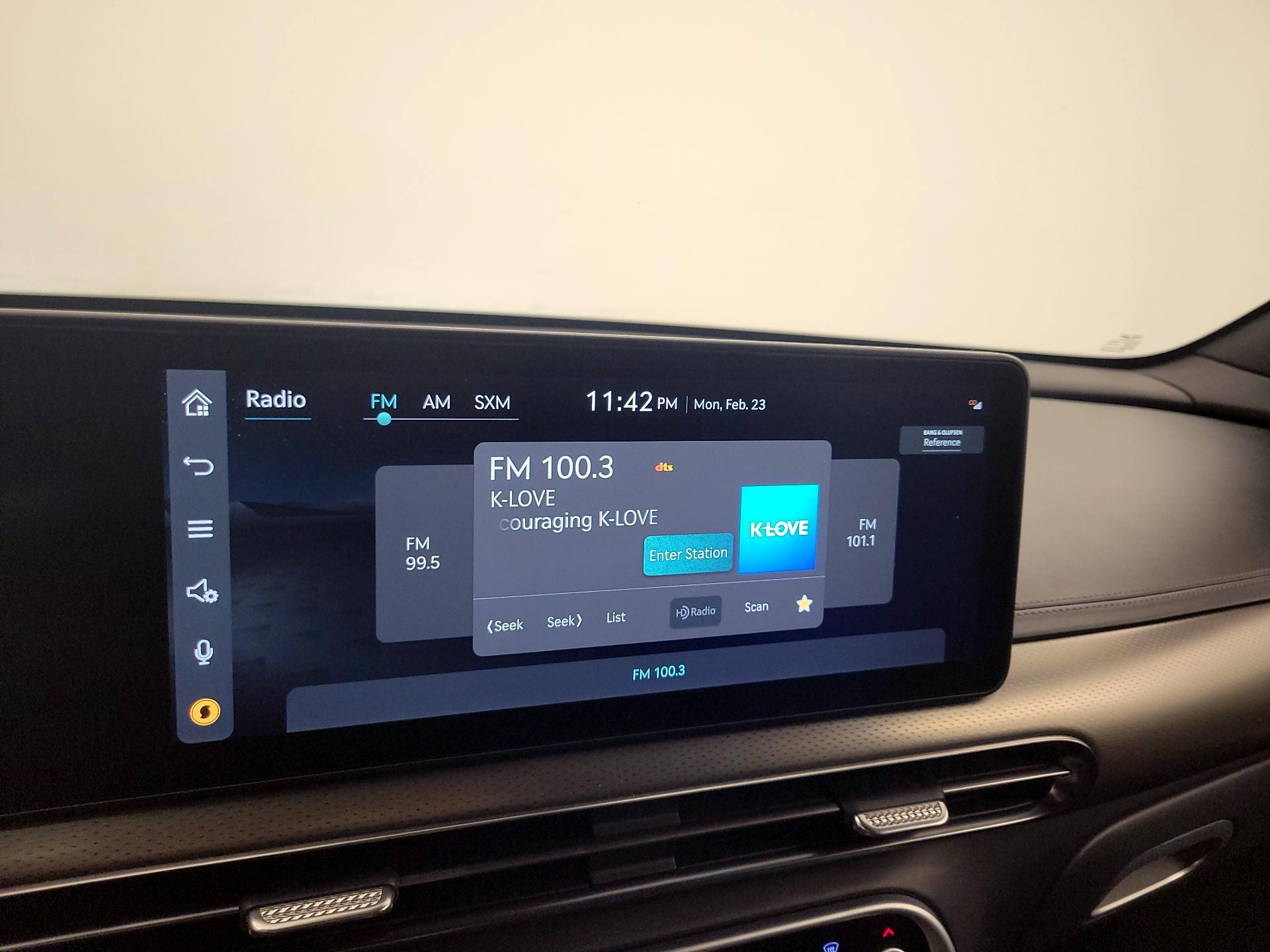 Thumbnail: 2023 Genesis GV60 - 16