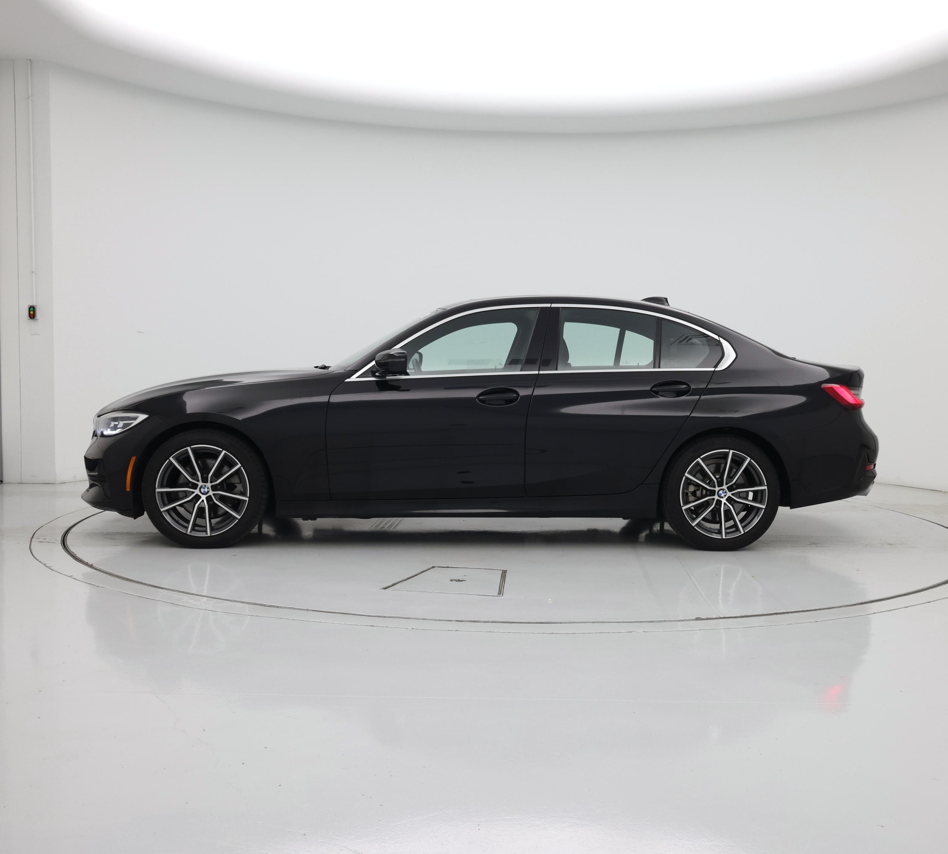 Thumbnail: 2020 BMW 3 Series - 3