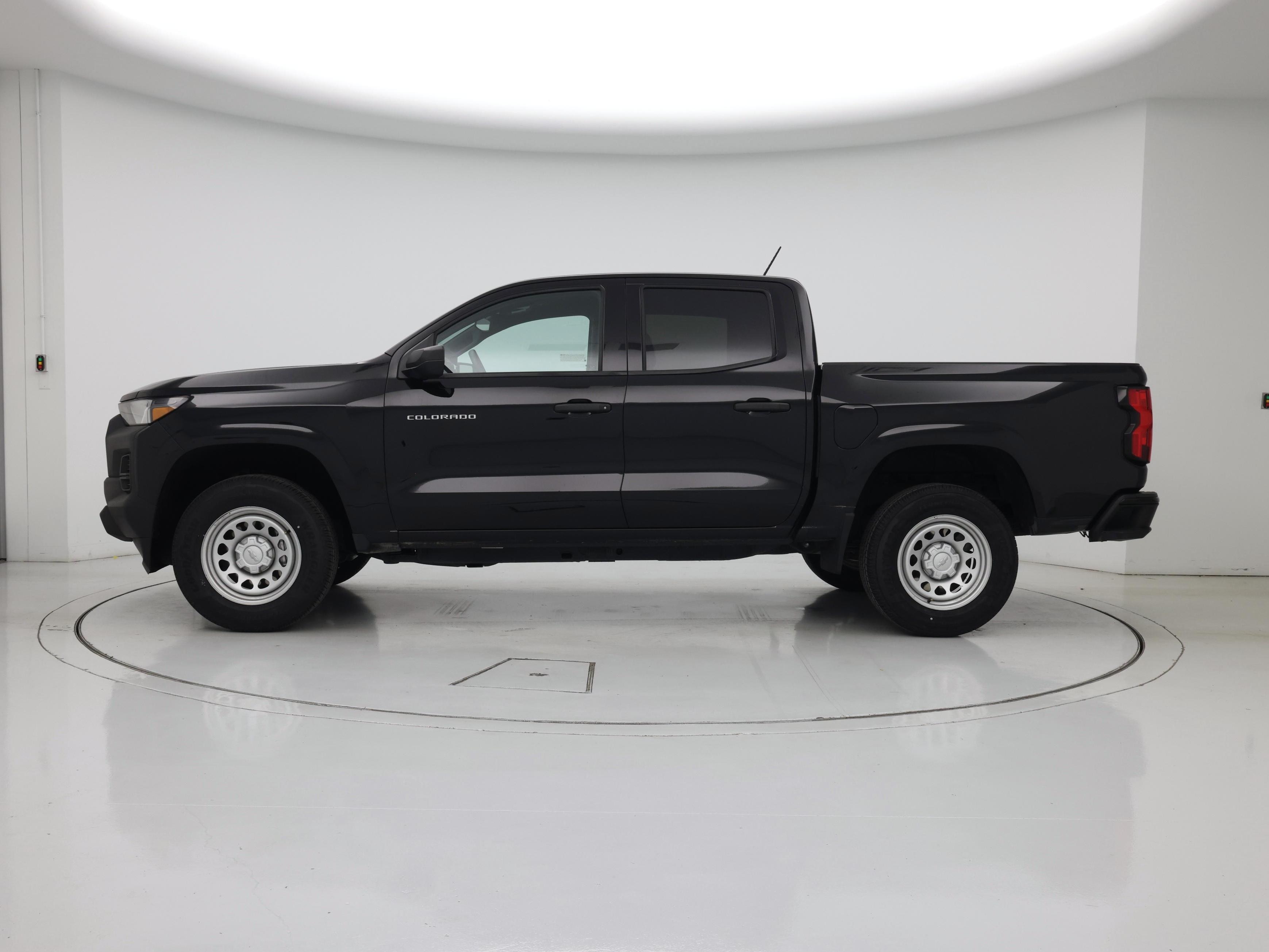 Thumbnail: 2024 Chevrolet Colorado - 3