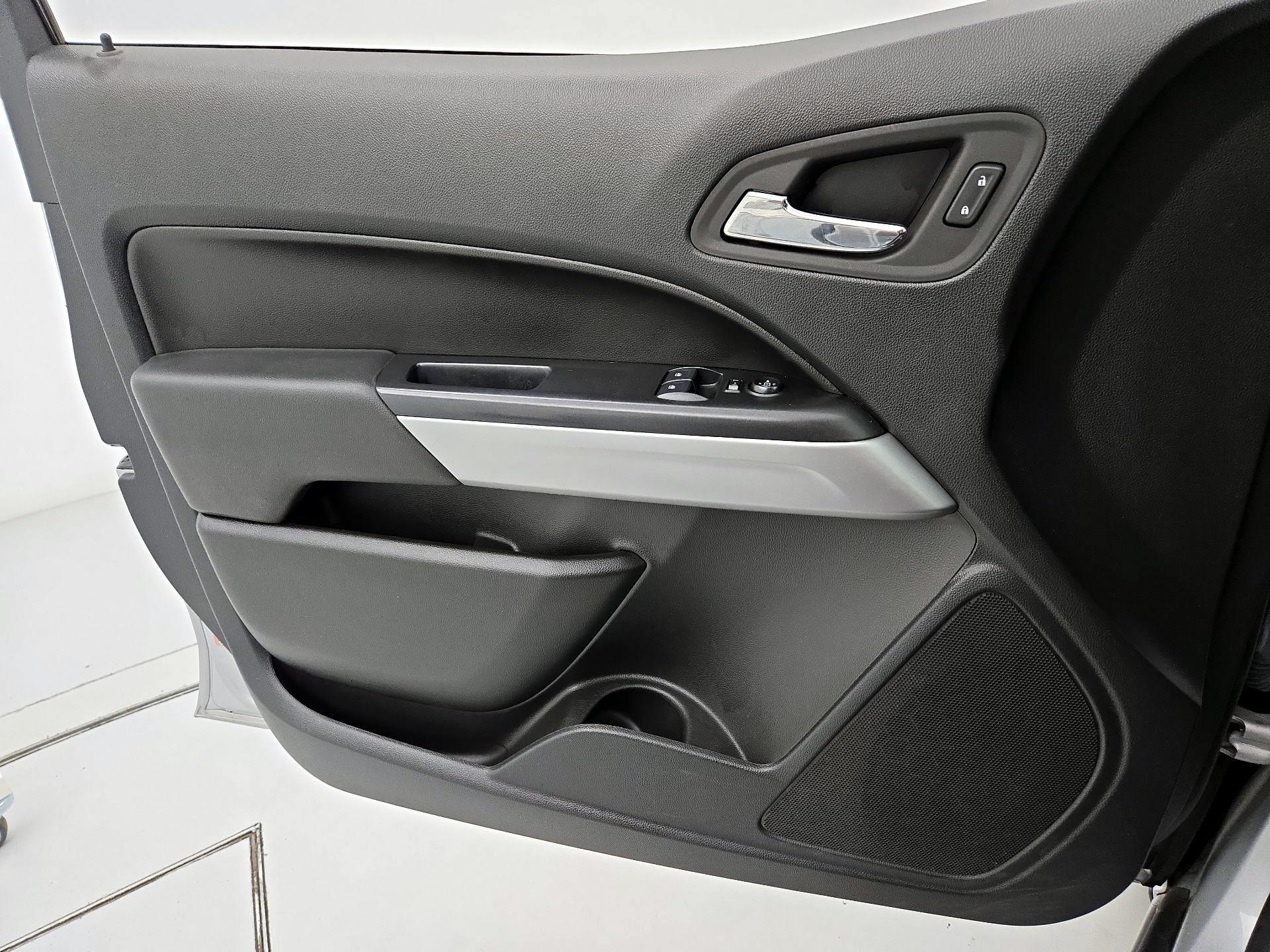 Thumbnail: 2022 Chevrolet Colorado - 12