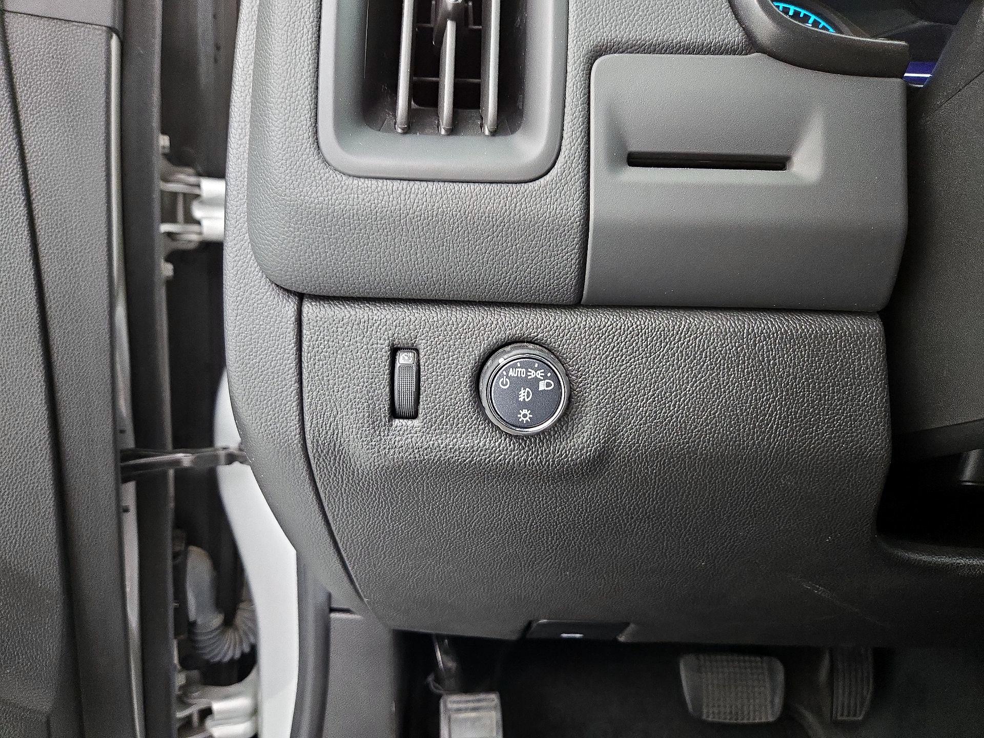 Thumbnail: 2022 Chevrolet Colorado - 13