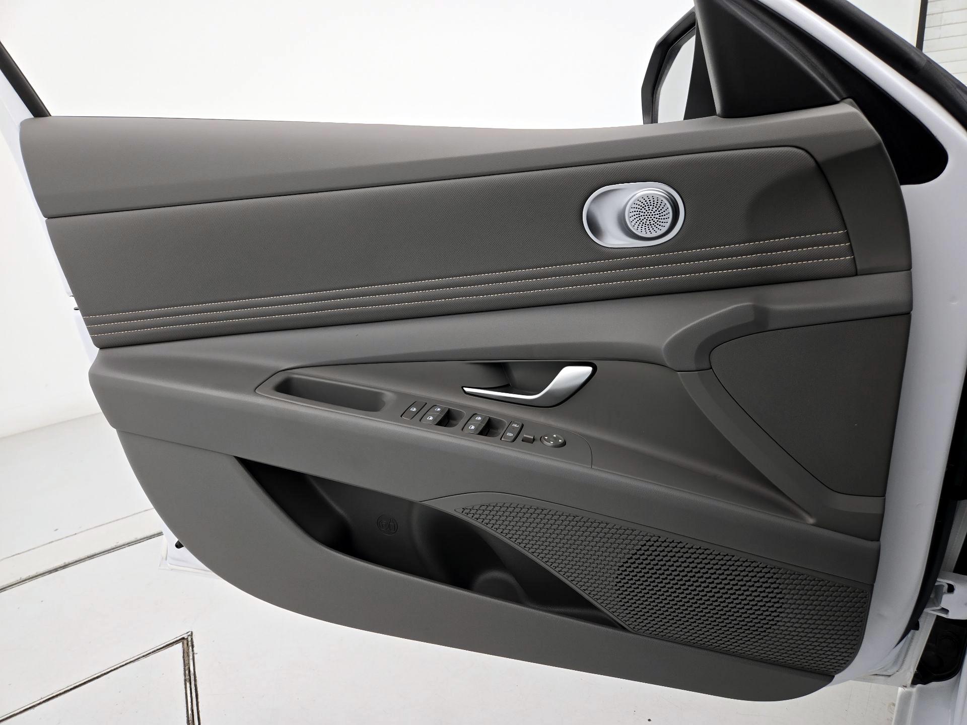 Thumbnail: 2024 Hyundai Elantra - 12