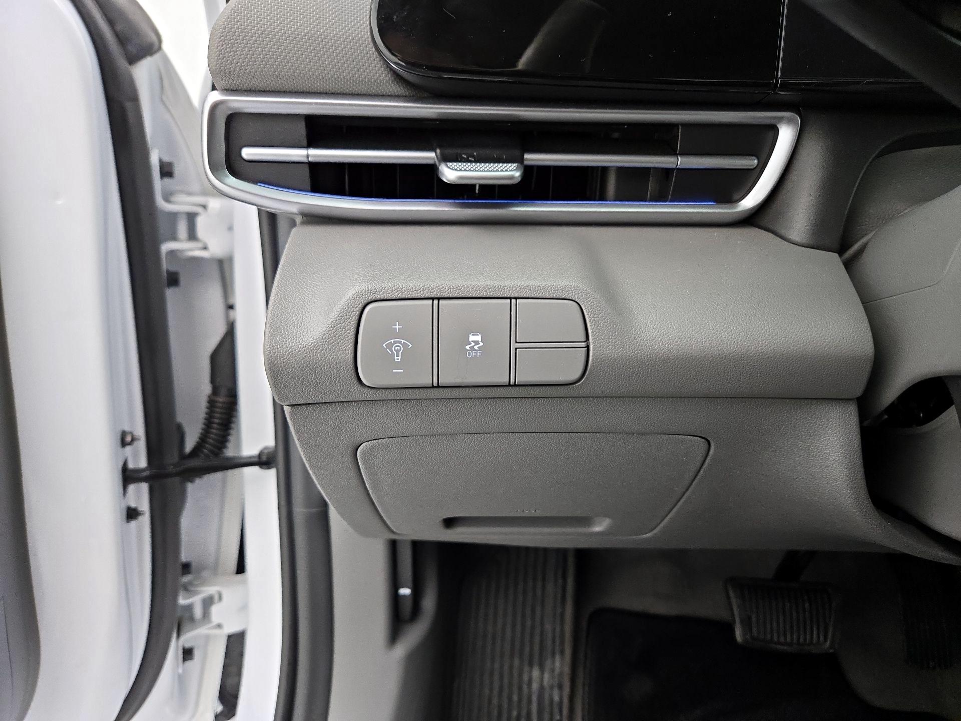 Thumbnail: 2024 Hyundai Elantra - 13