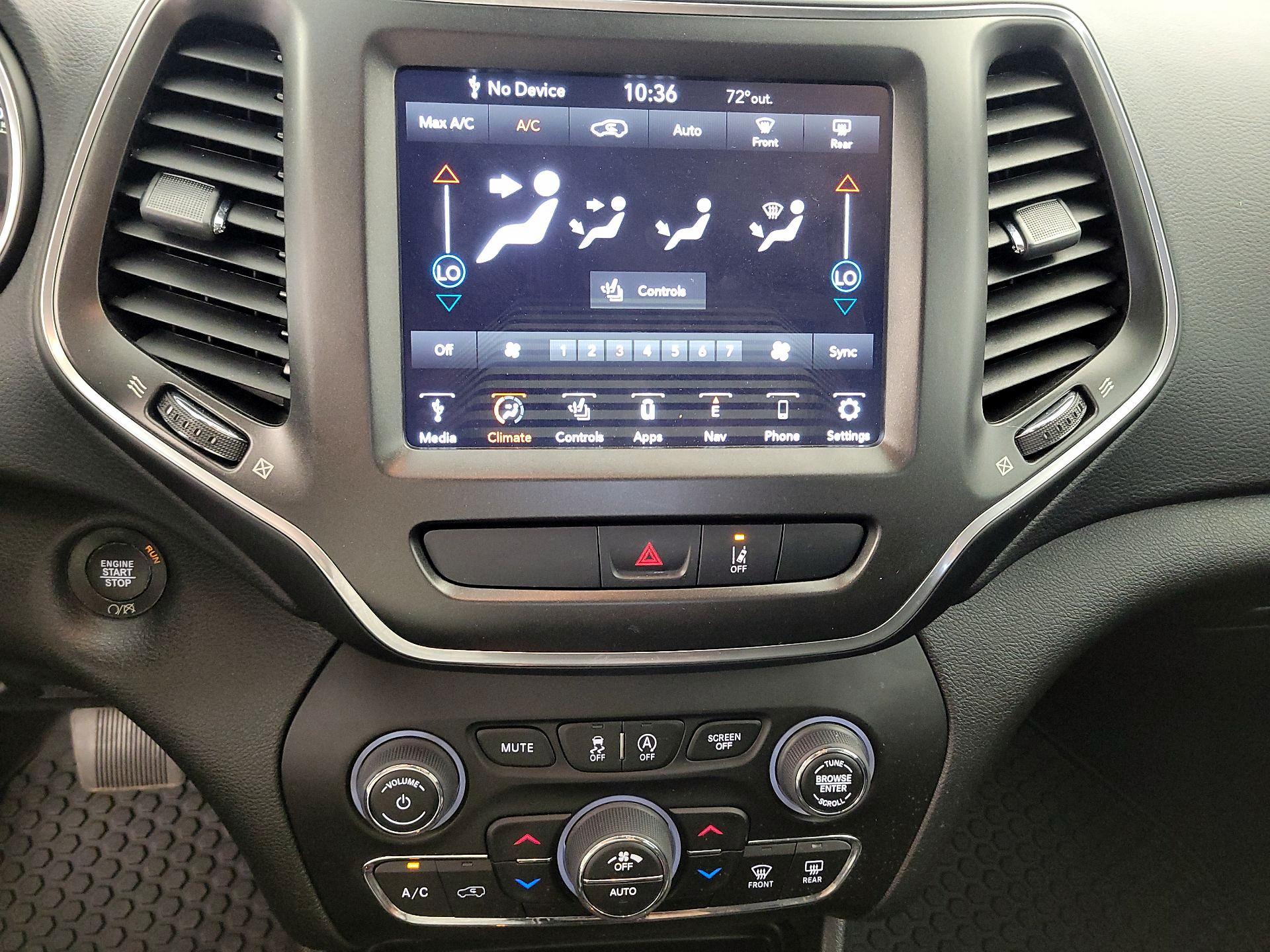 Thumbnail: 2022 Jeep Cherokee - 17