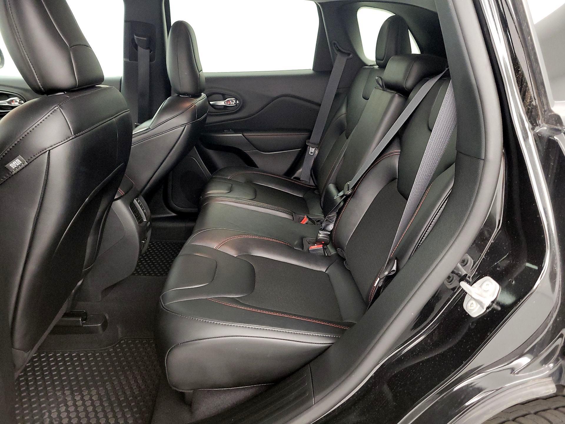 Thumbnail: 2022 Jeep Cherokee - 20