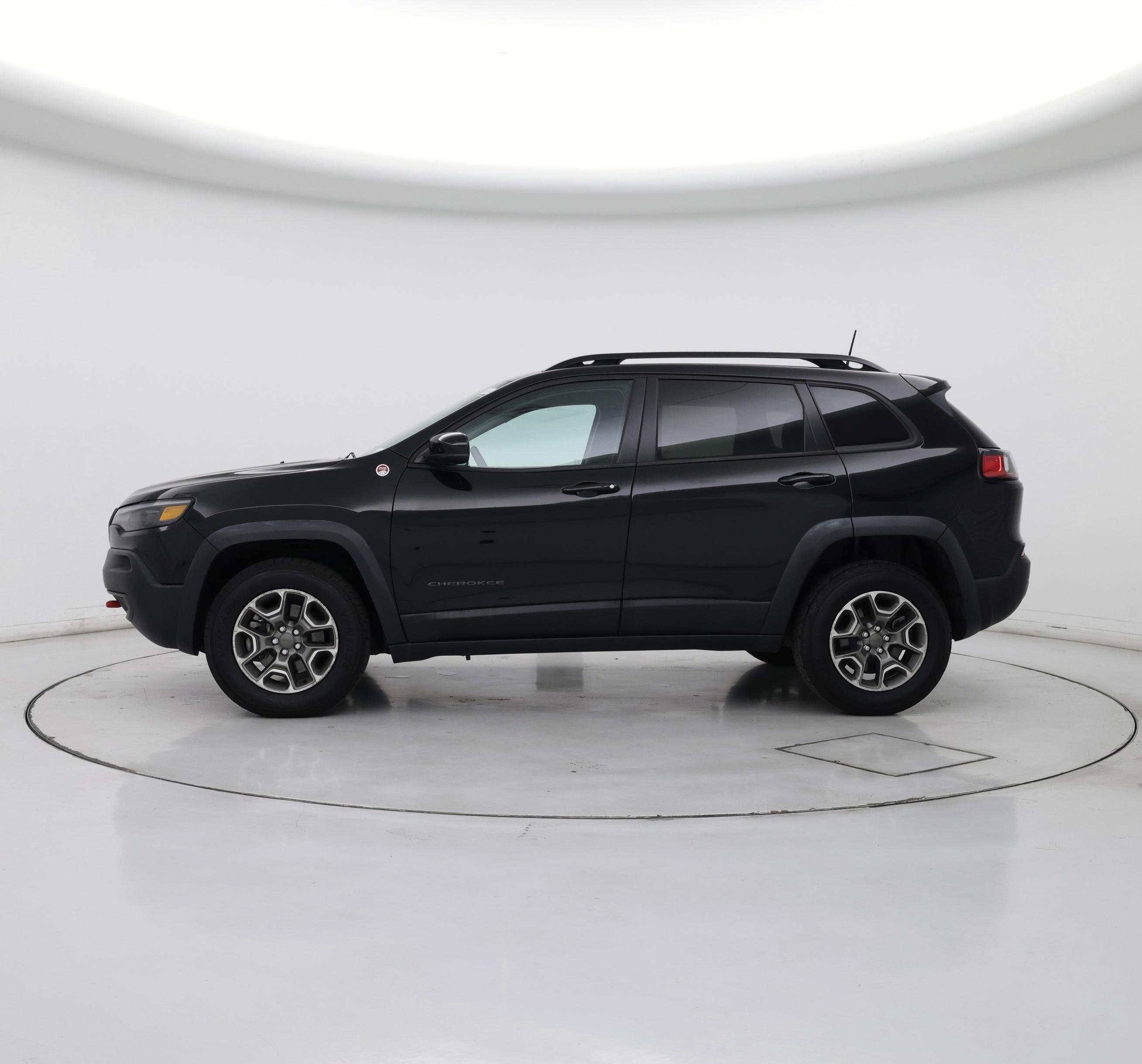 Thumbnail: 2022 Jeep Cherokee - 3