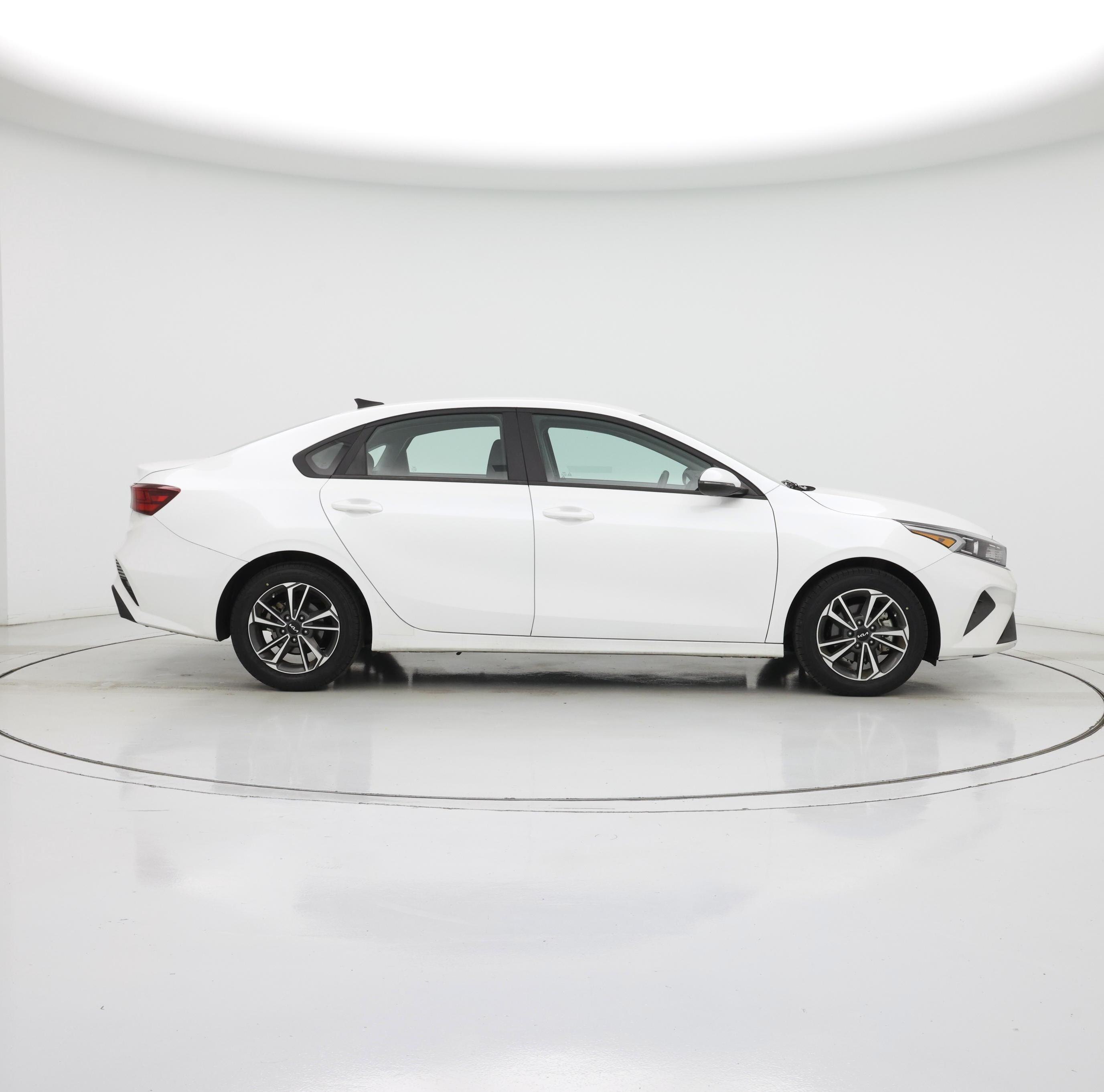 Thumbnail: 2023 Kia Forte - 7