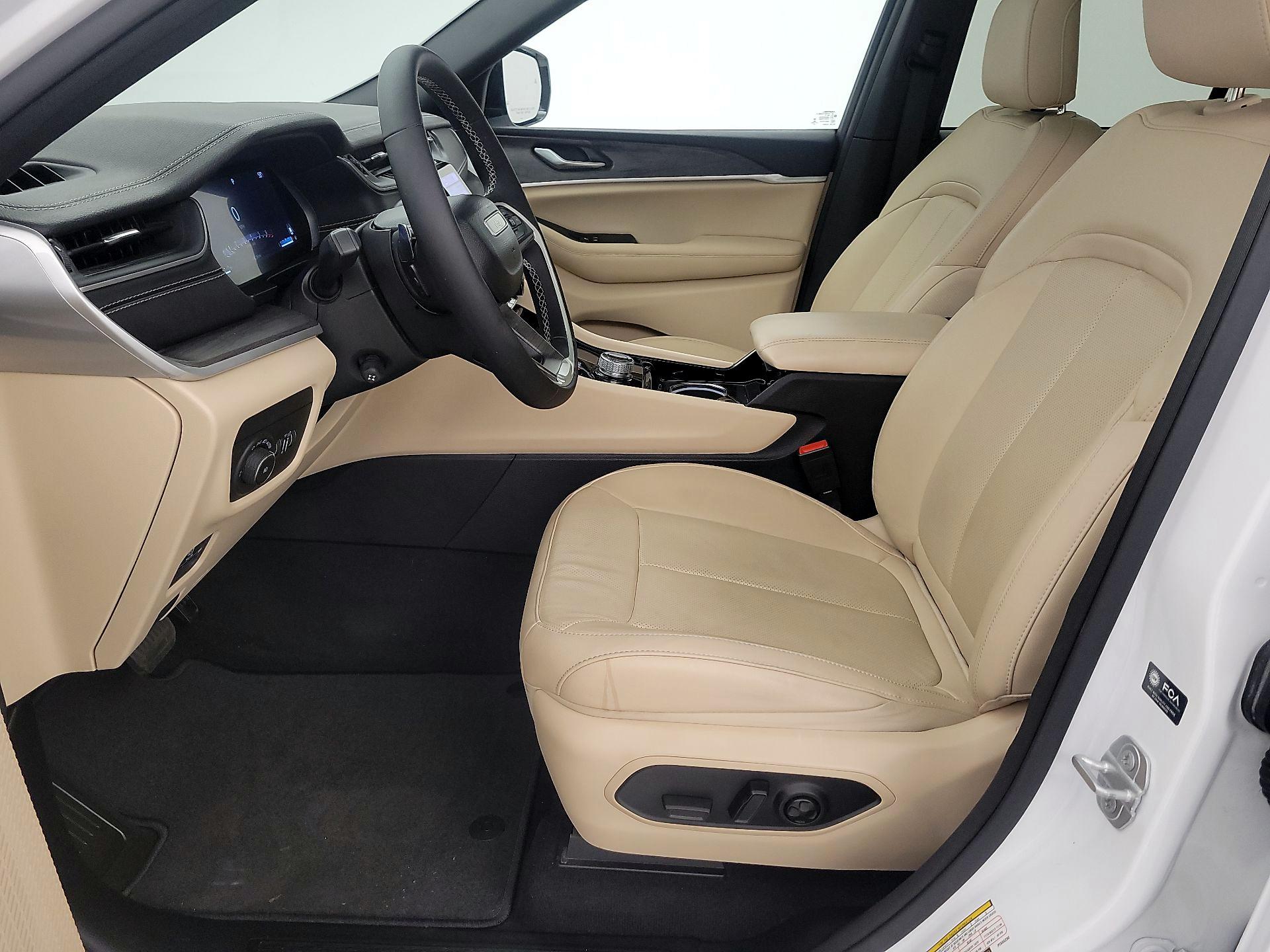 Thumbnail: 2023 Jeep Grand Cherokee - 11