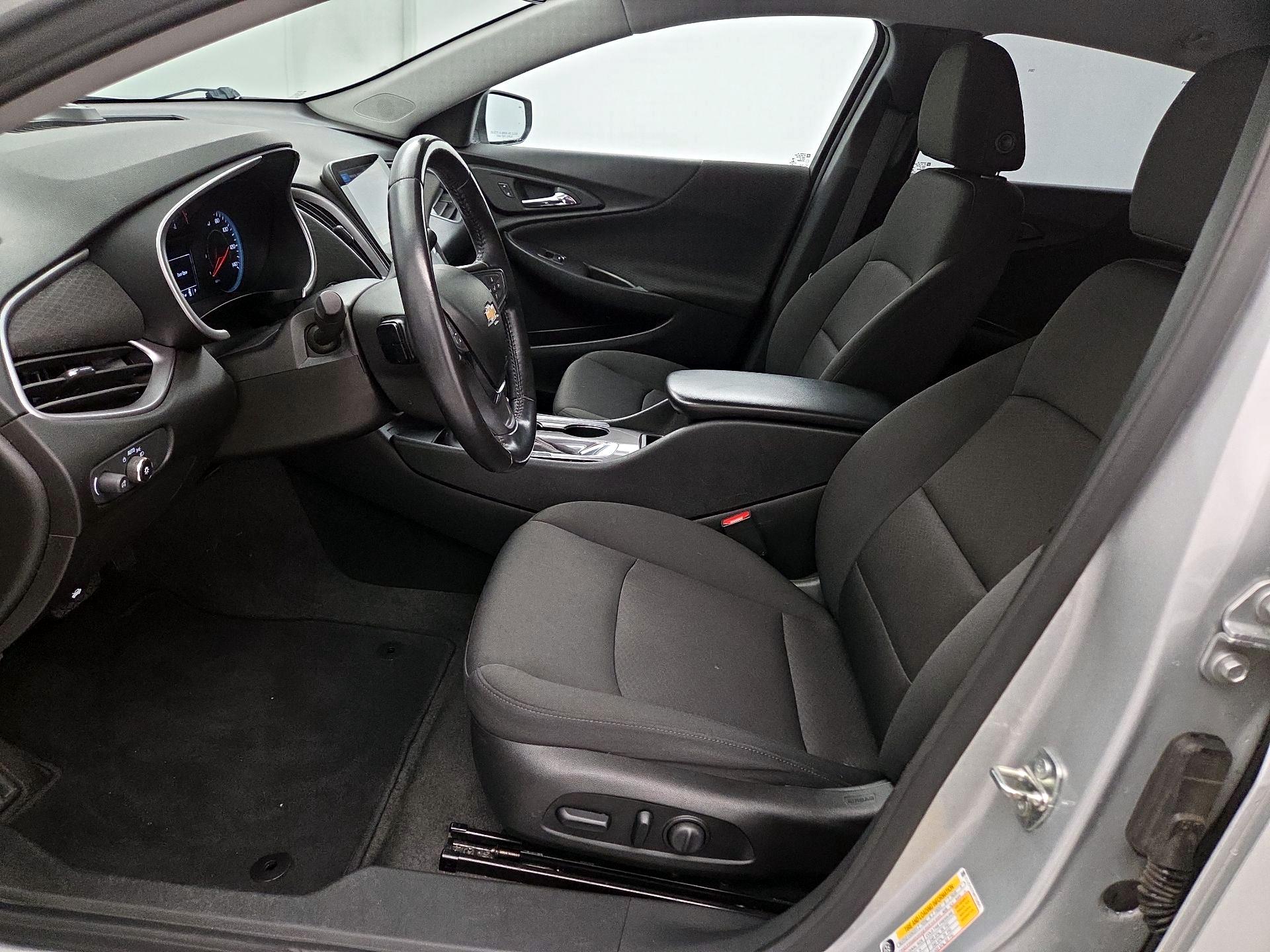 Thumbnail: 2021 Chevrolet Malibu - 11