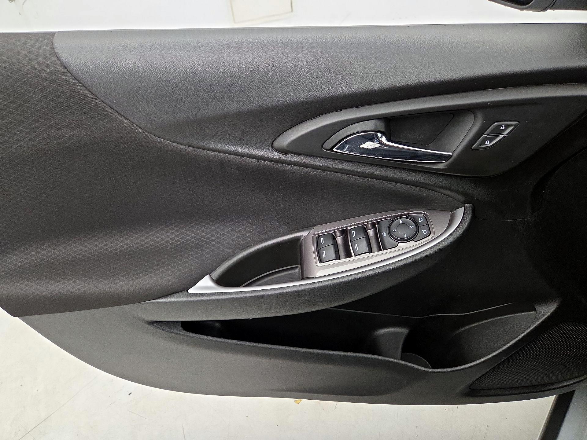 Thumbnail: 2021 Chevrolet Malibu - 12