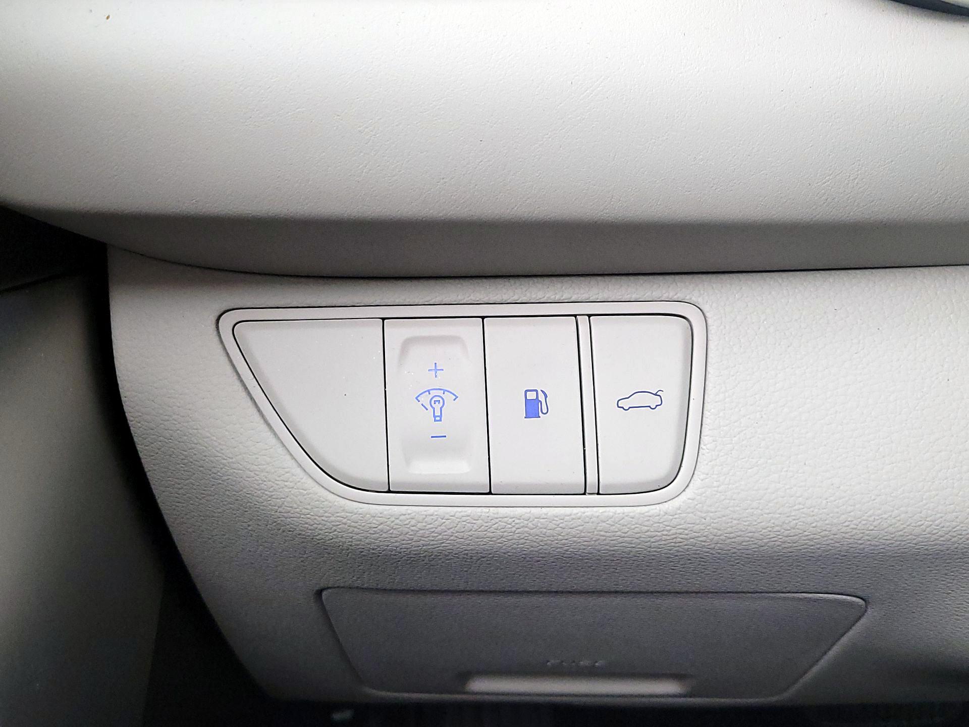 Thumbnail: 2024 Genesis G70 - 13