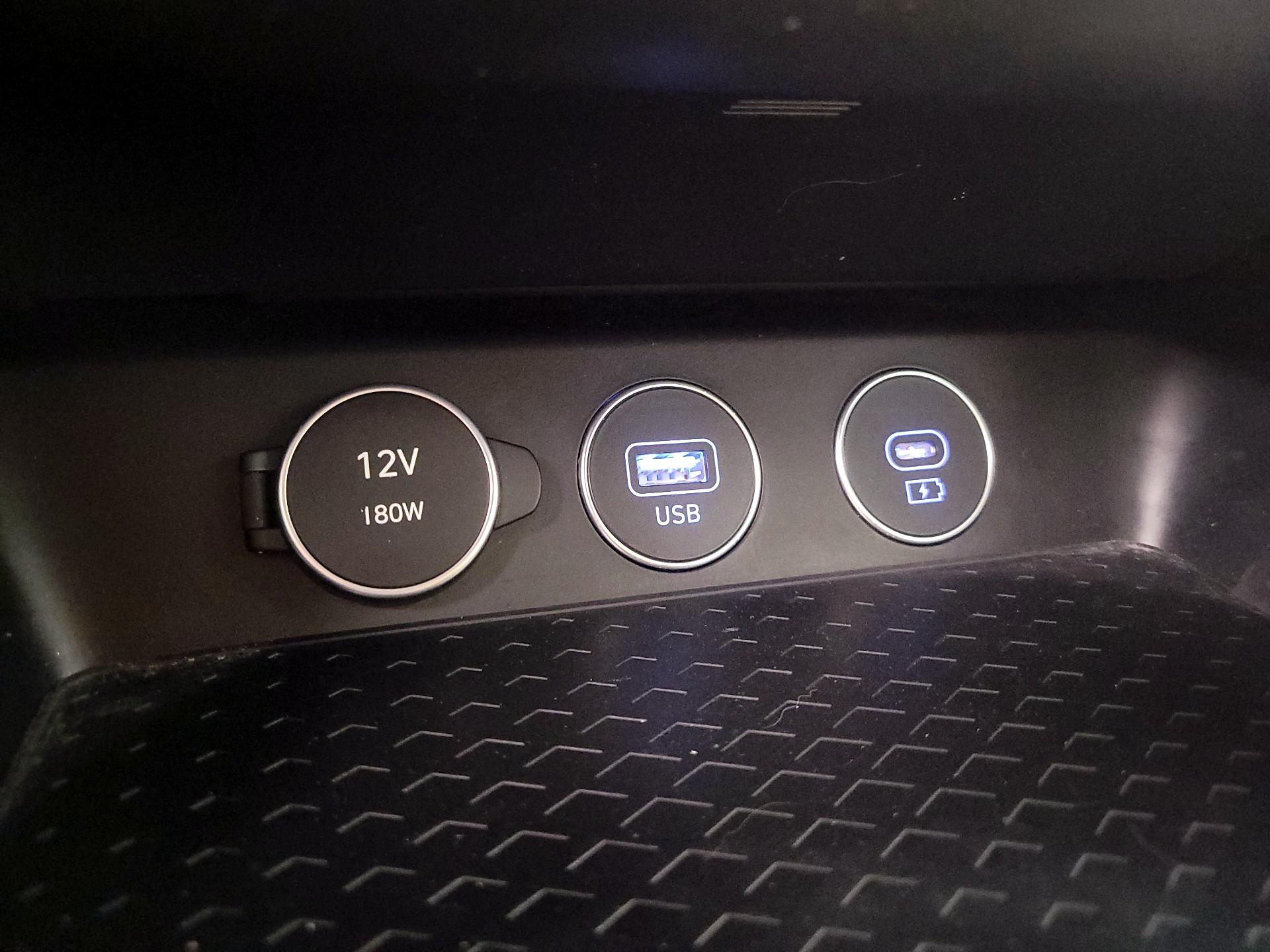 Thumbnail: 2024 Genesis G70 - 19