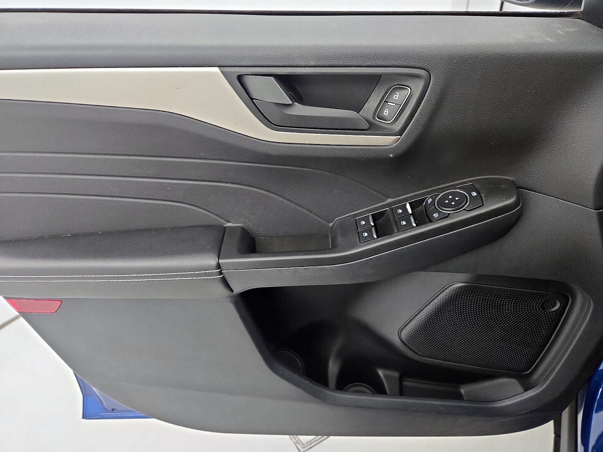 Thumbnail: 2022 Ford Escape - 12