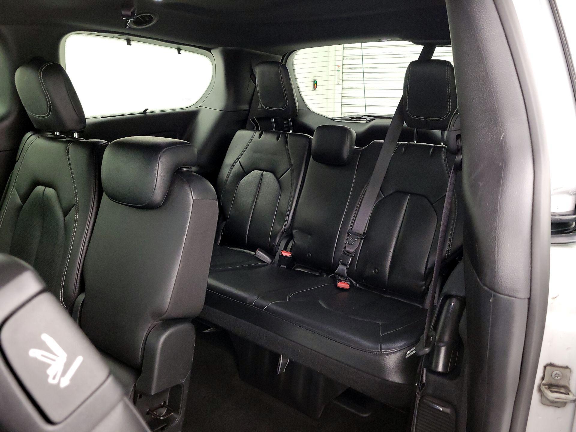 Thumbnail: 2021 Chrysler Pacifica - 17