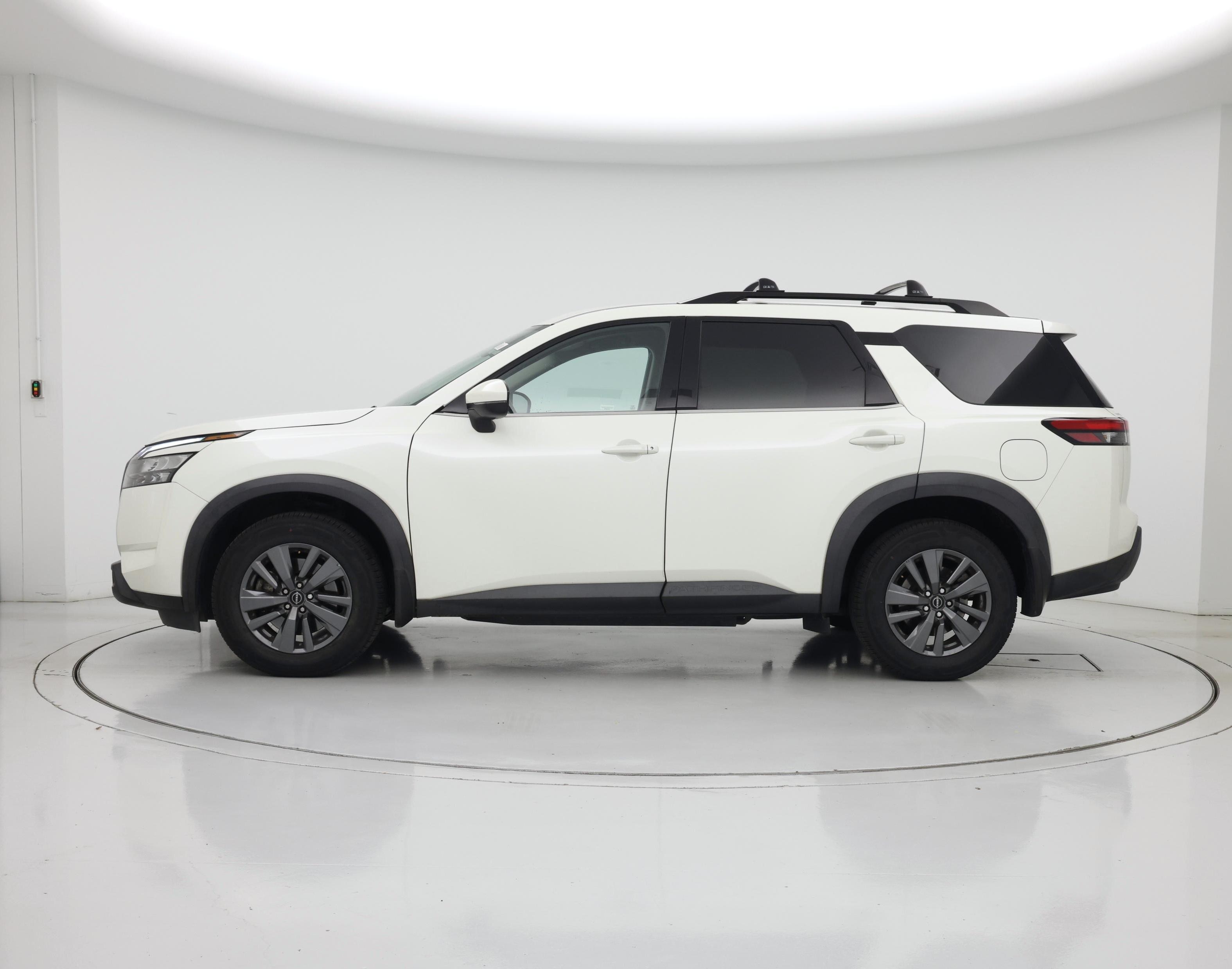 Thumbnail: 2023 Nissan Pathfinder - 3