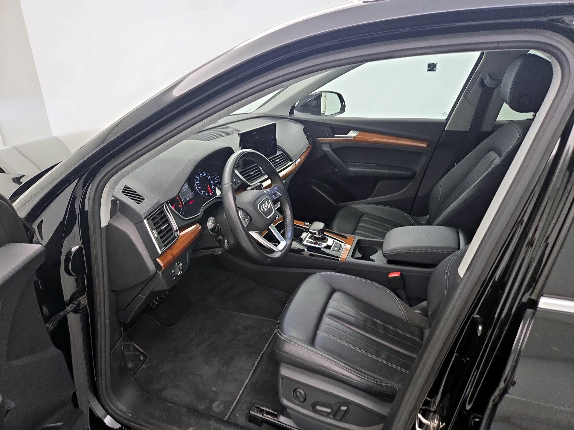 Thumbnail: 2023 Audi Q5 - 11