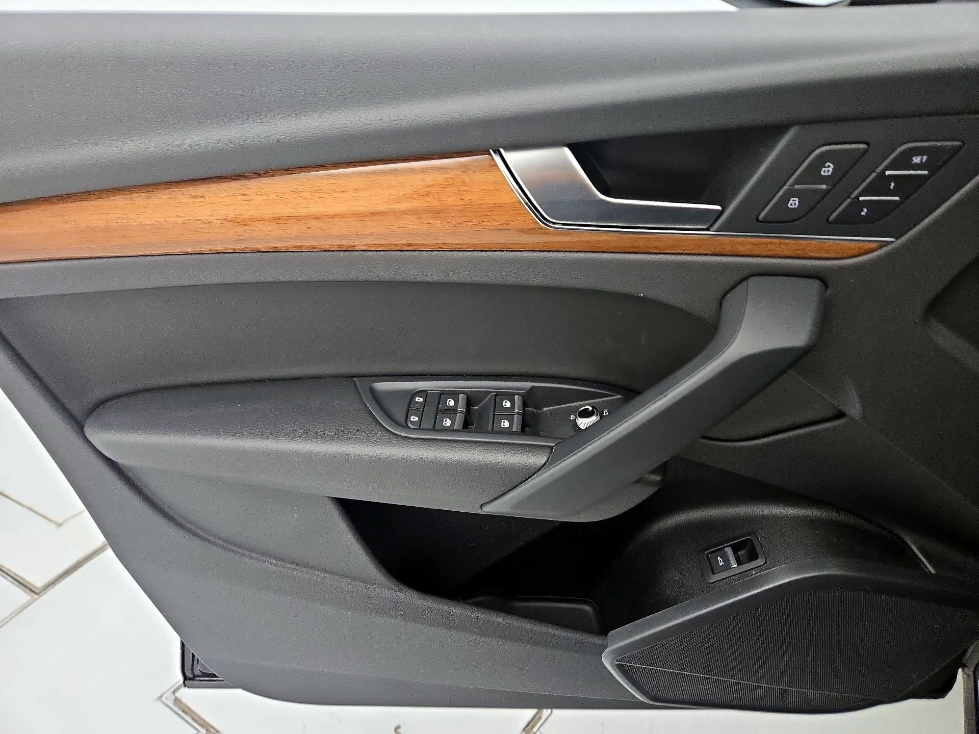 Thumbnail: 2023 Audi Q5 - 12