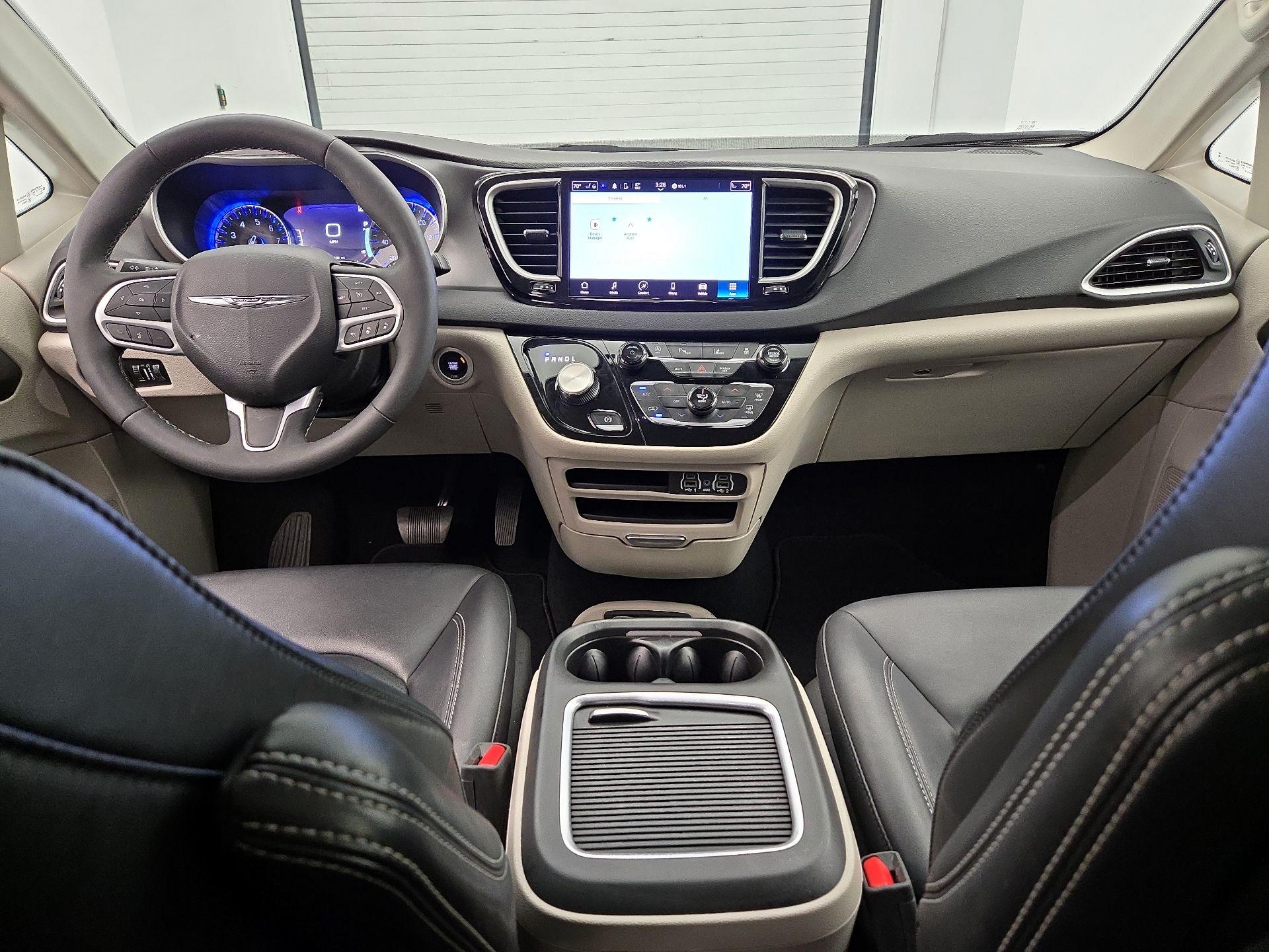 Thumbnail: 2024 Chrysler Pacifica - 9