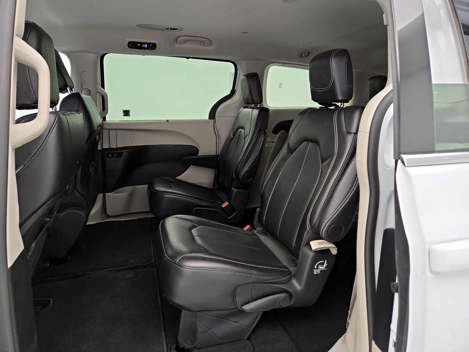 Thumbnail: 2024 Chrysler Pacifica - 19