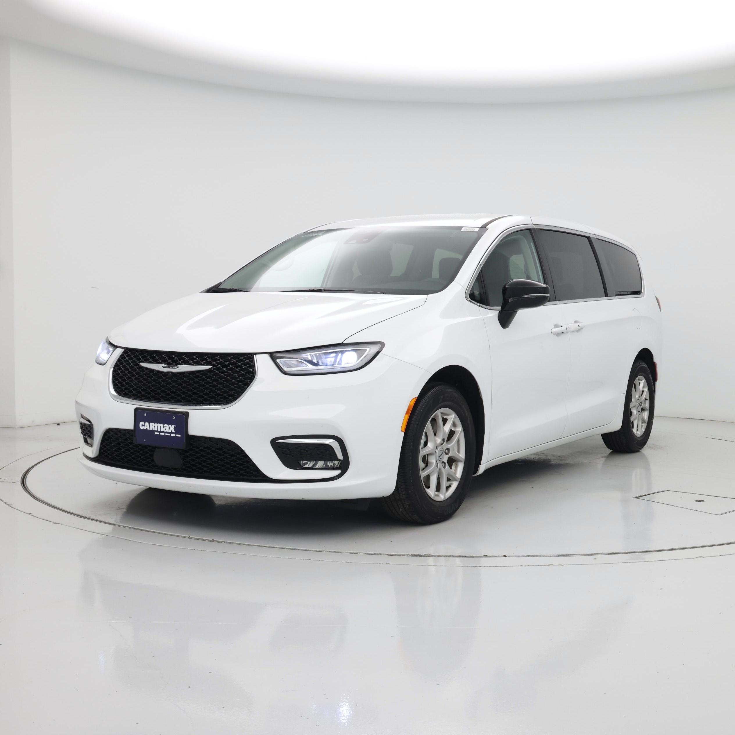 Thumbnail: 2024 Chrysler Pacifica - 4