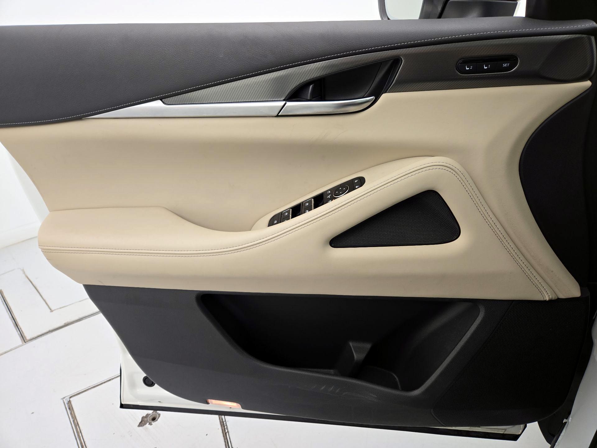 Thumbnail: 2023 INFINITI QX60 - 12