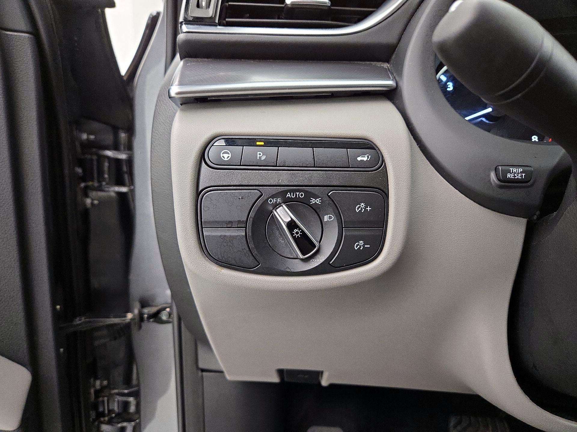 Thumbnail: 2023 INFINITI QX50 - 13