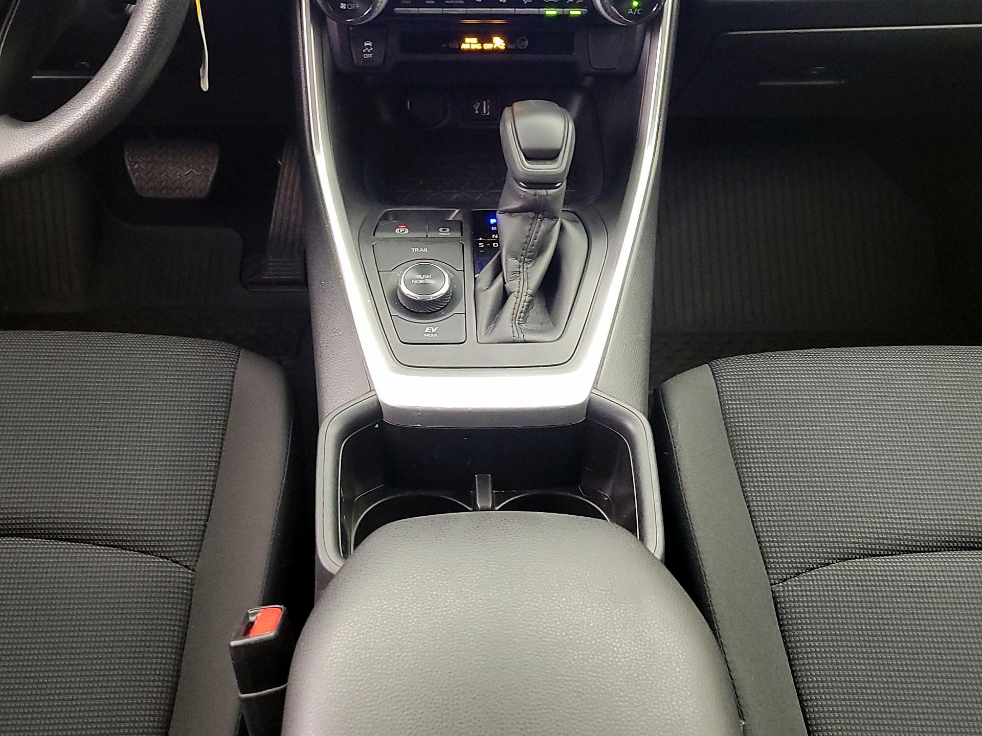 Thumbnail: 2023 Toyota RAV4 - 17