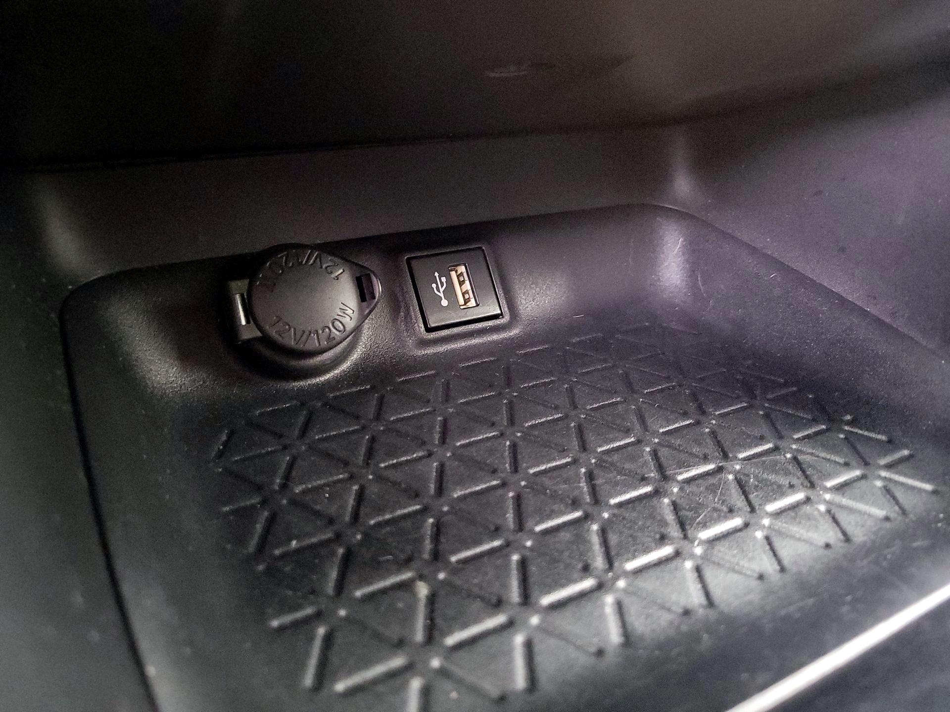 Thumbnail: 2023 Toyota RAV4 - 18