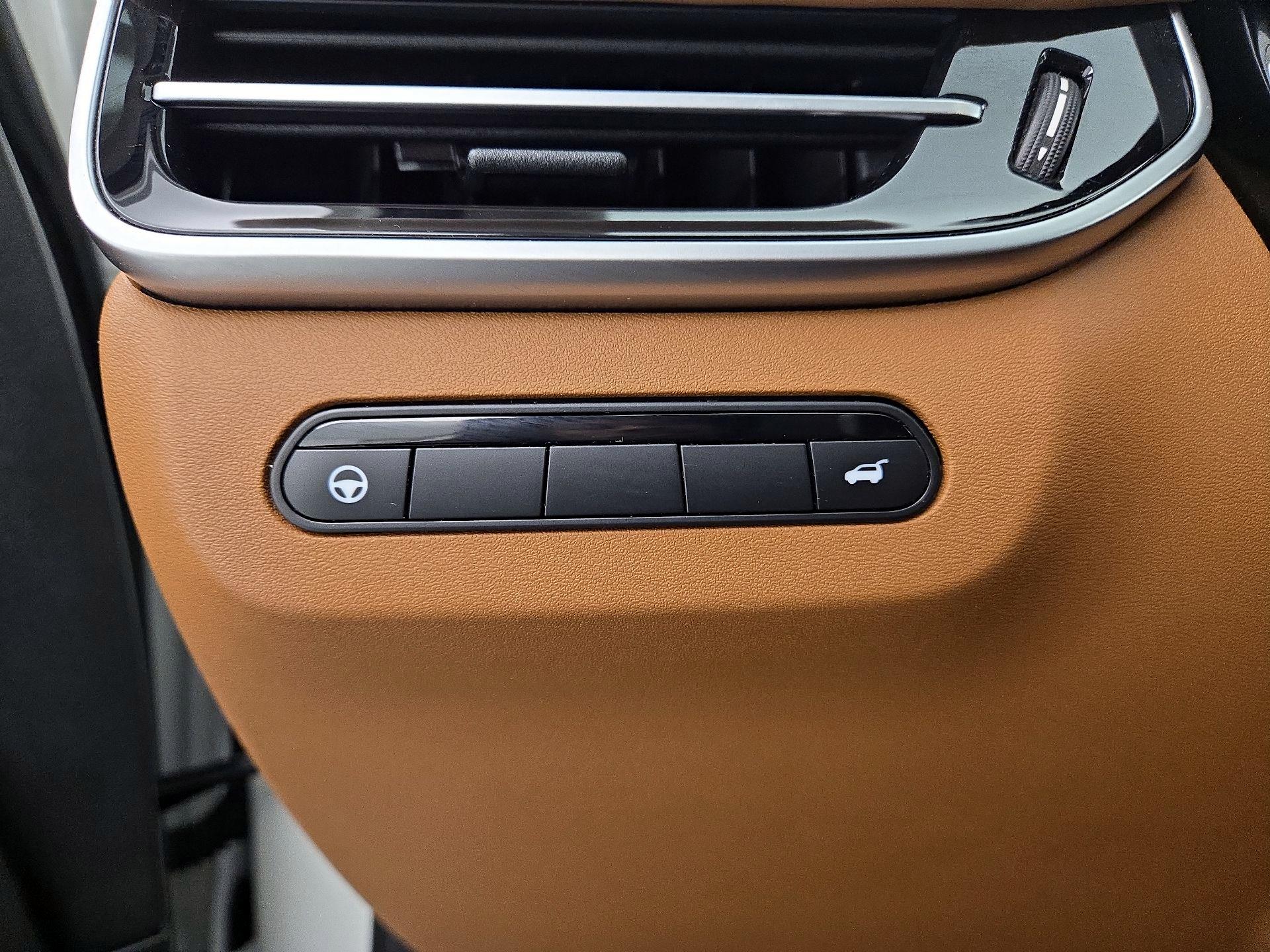 Thumbnail: 2023 INFINITI QX60 - 13