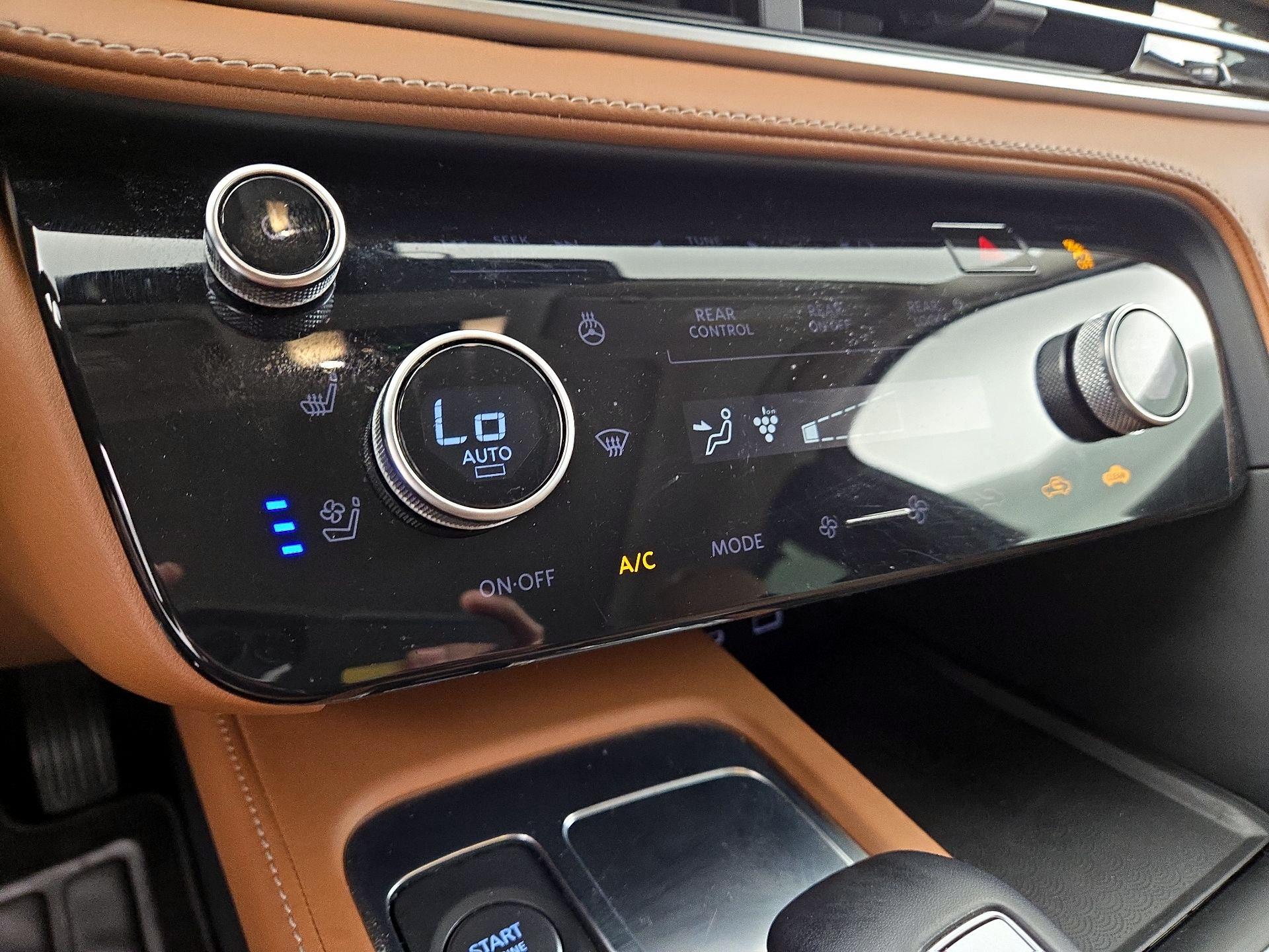 Thumbnail: 2023 INFINITI QX60 - 17