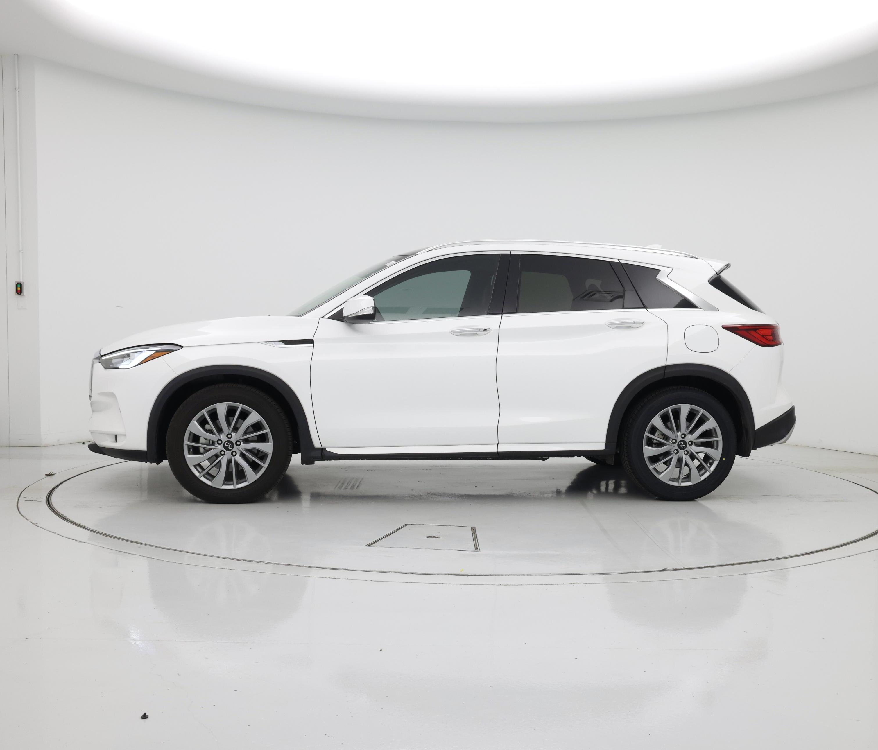Thumbnail: 2023 INFINITI QX50 - 3