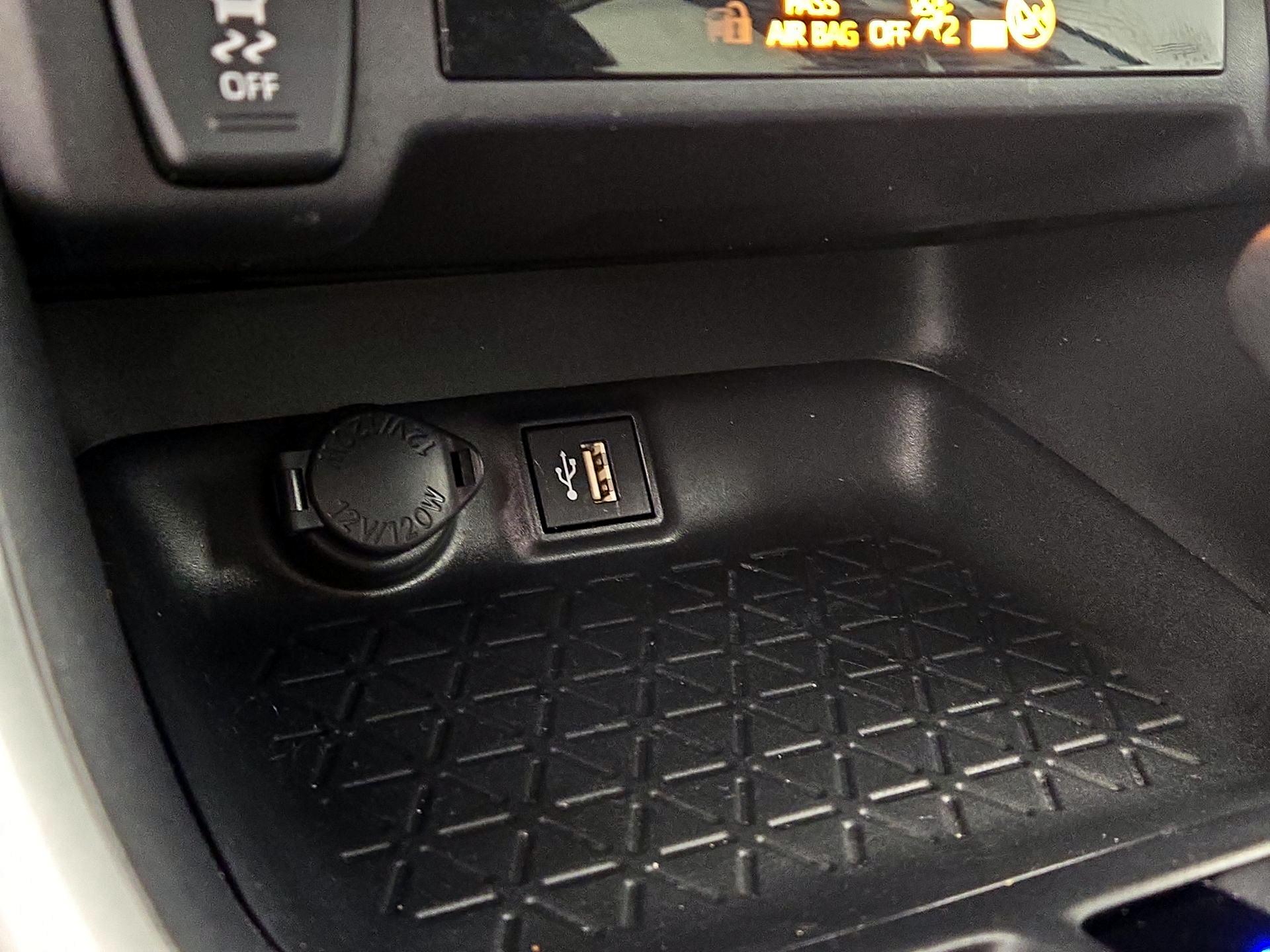 Thumbnail: 2025 Toyota RAV4 - 18