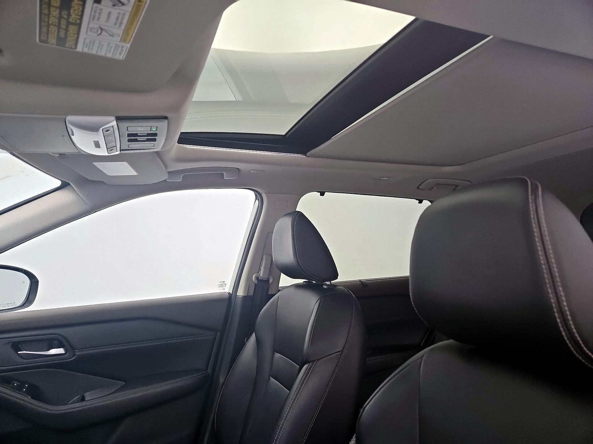 Thumbnail: 2022 Nissan Rogue - 20