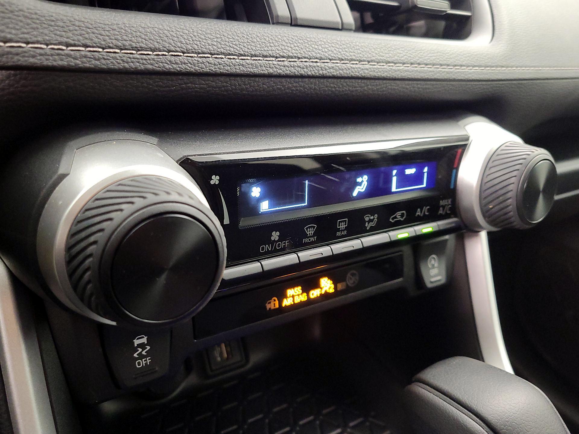 Thumbnail: 2025 Toyota RAV4 - 15