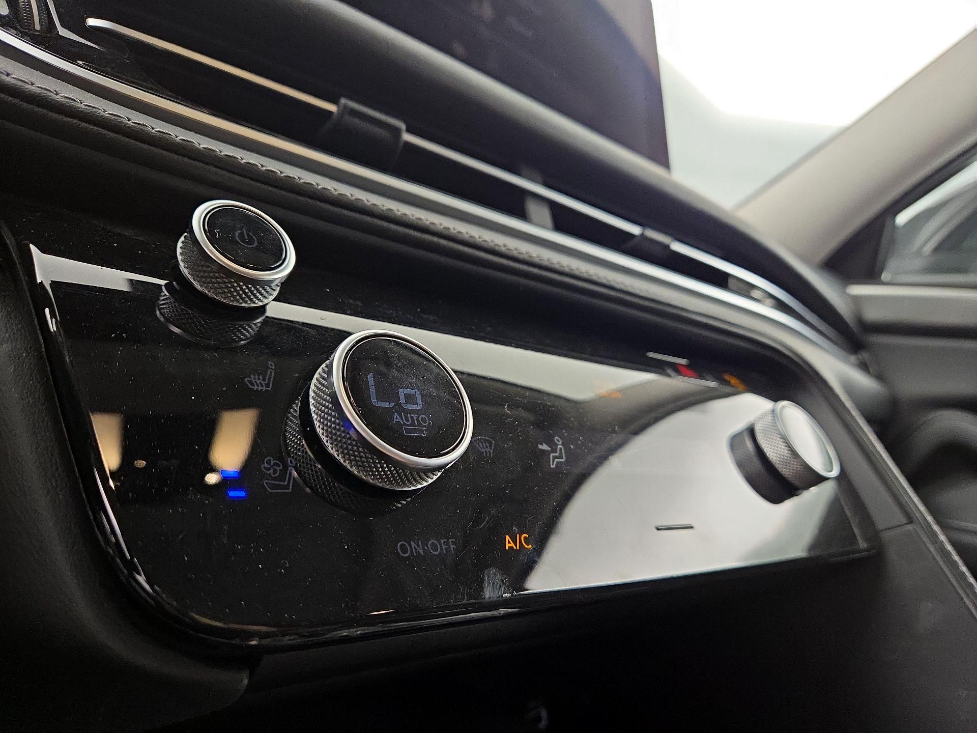 Thumbnail: 2023 INFINITI QX60 - 16