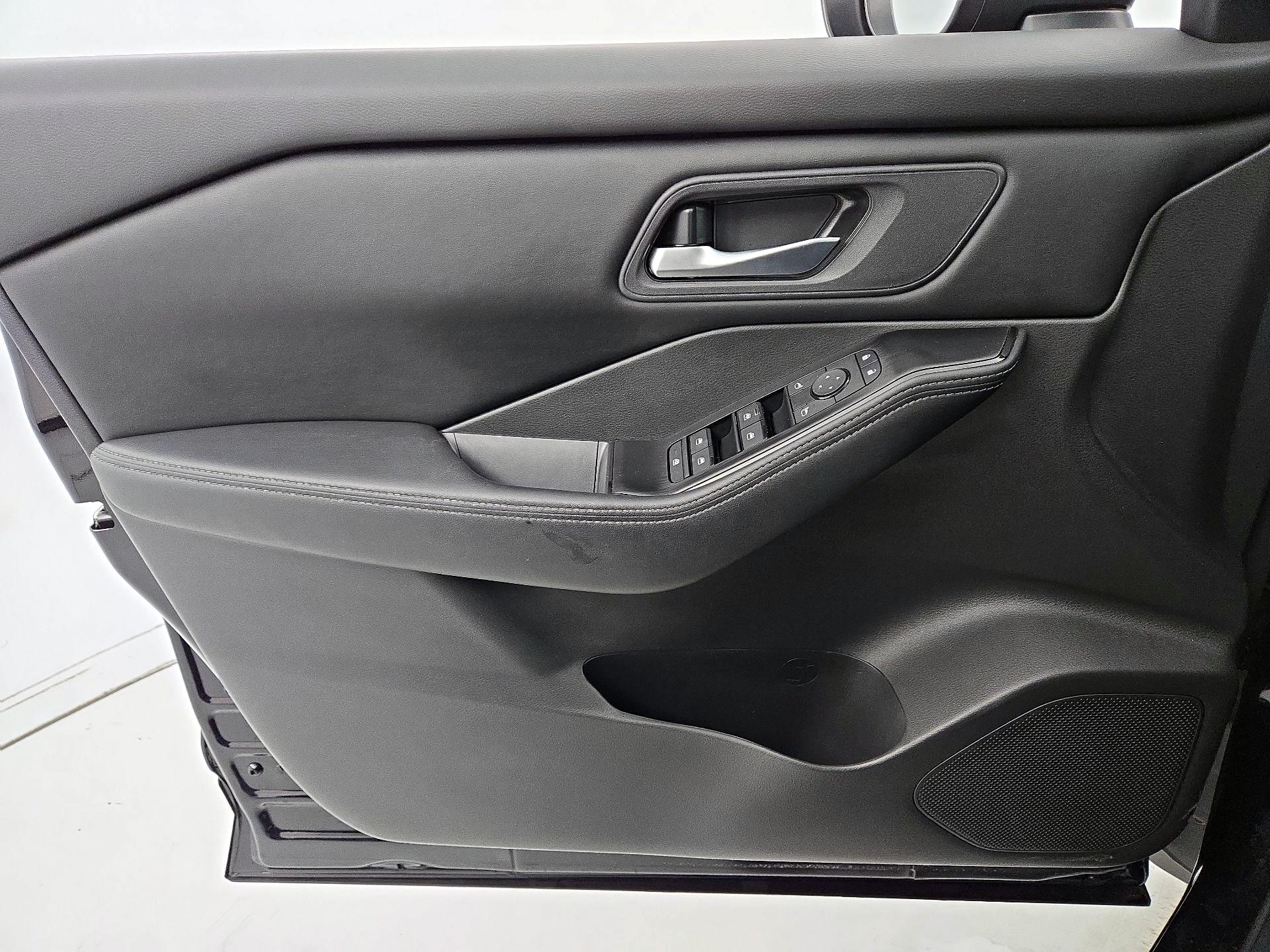 Thumbnail: 2025 Nissan Rogue - 12